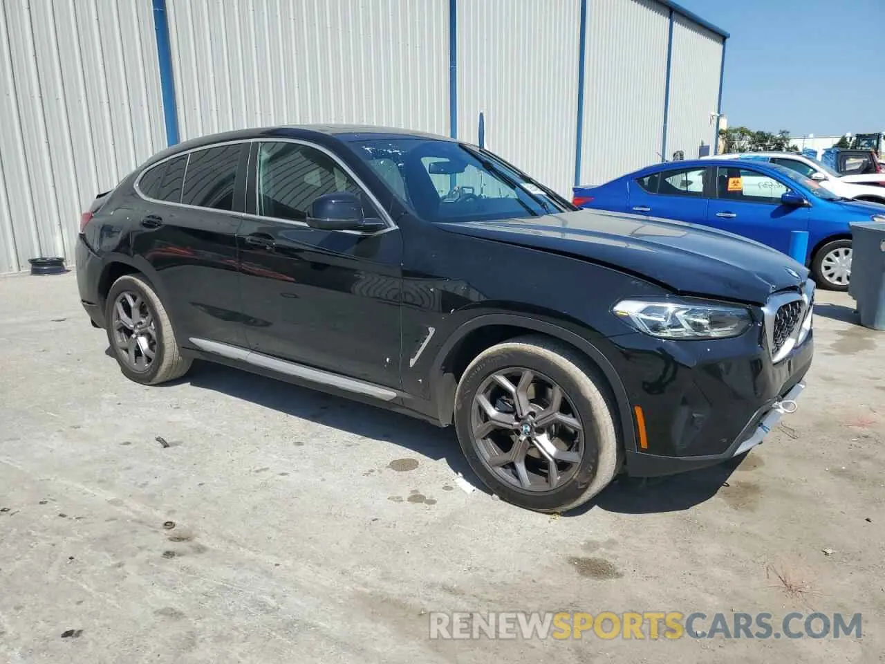 4 Photograph of a damaged car 5UX33DT07N9K88057 BMW X4 2022