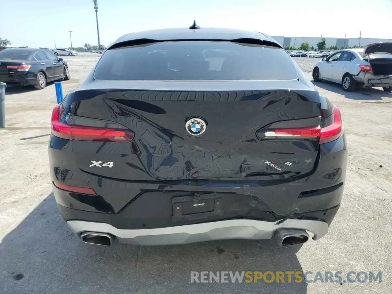 6 Photograph of a damaged car 5UX33DT07N9K88057 BMW X4 2022