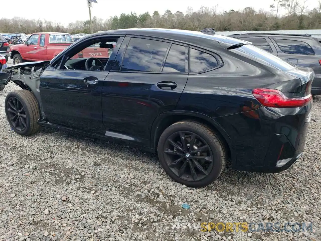 2 Photograph of a damaged car 5UX33DT08N9J98304 BMW X4 2022