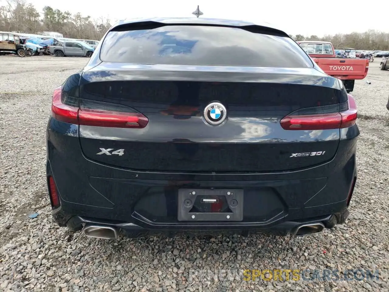 6 Photograph of a damaged car 5UX33DT08N9J98304 BMW X4 2022