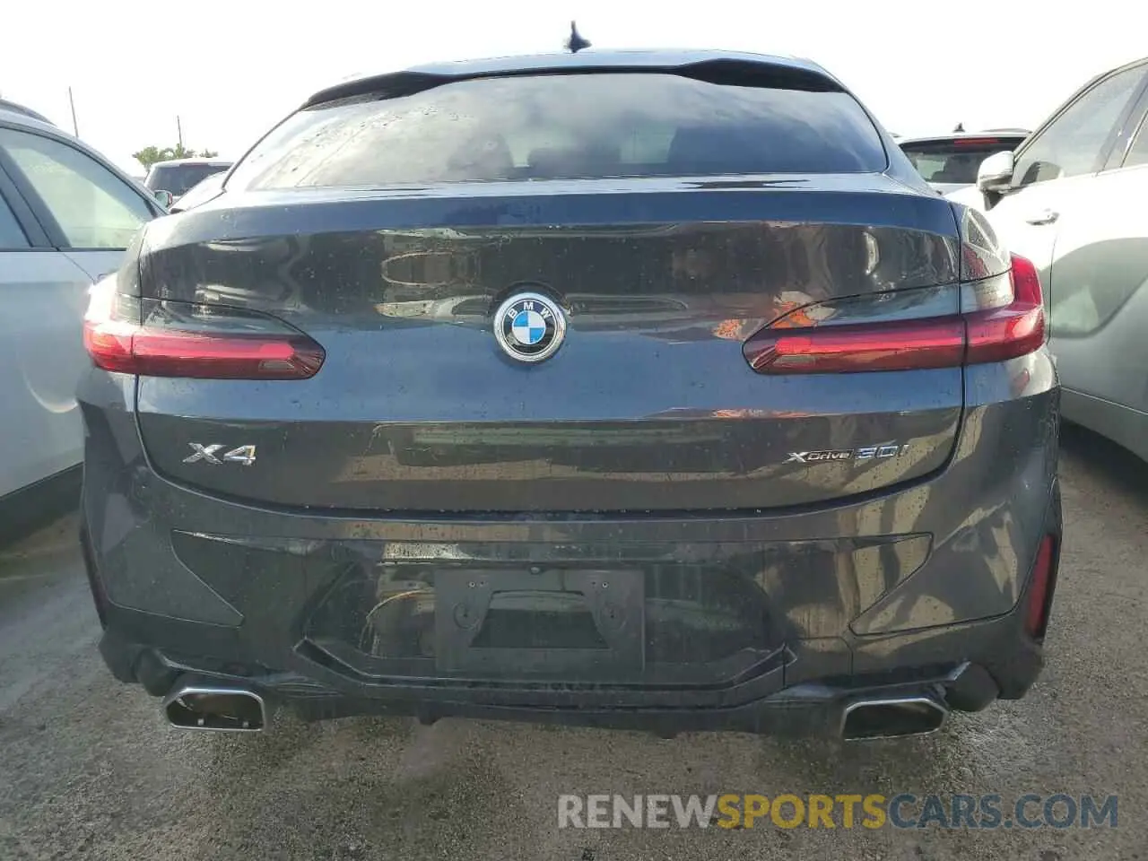 6 Photograph of a damaged car 5UX33DT08N9K53947 BMW X4 2022