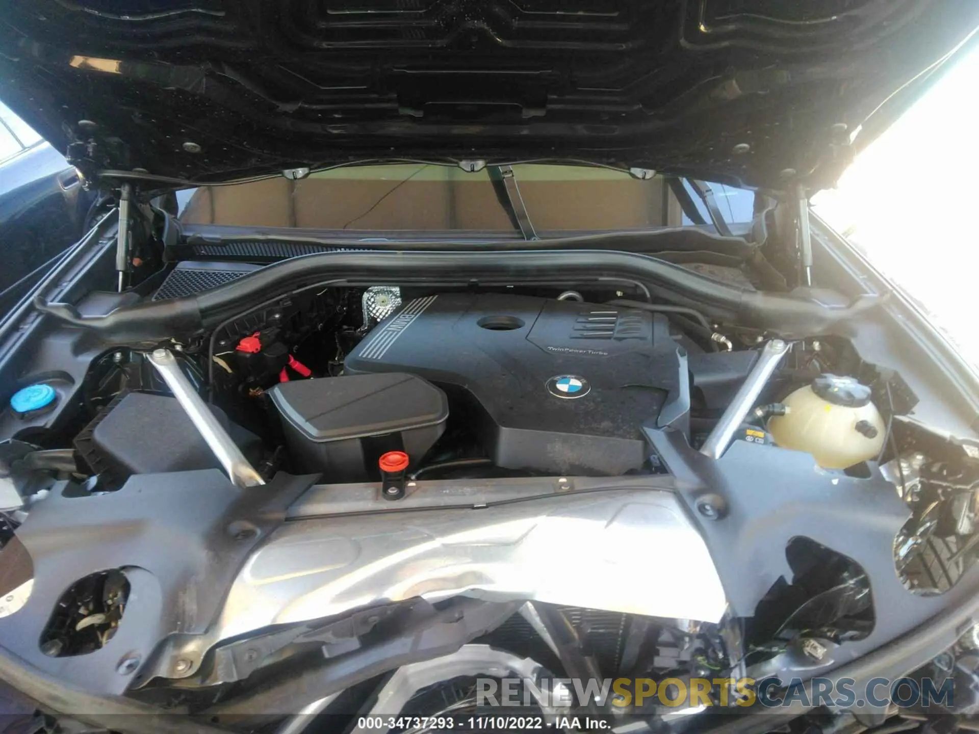 10 Photograph of a damaged car 5UX33DT09N9J01594 BMW X4 2022