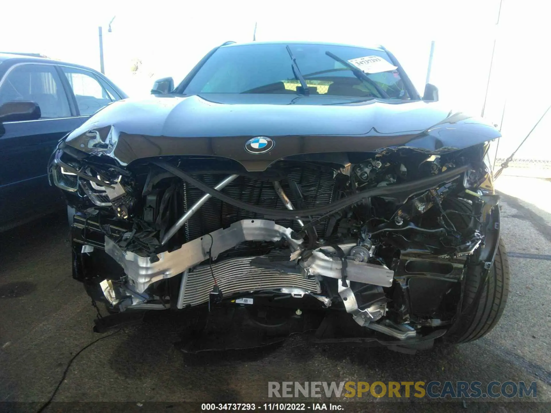 6 Photograph of a damaged car 5UX33DT09N9J01594 BMW X4 2022