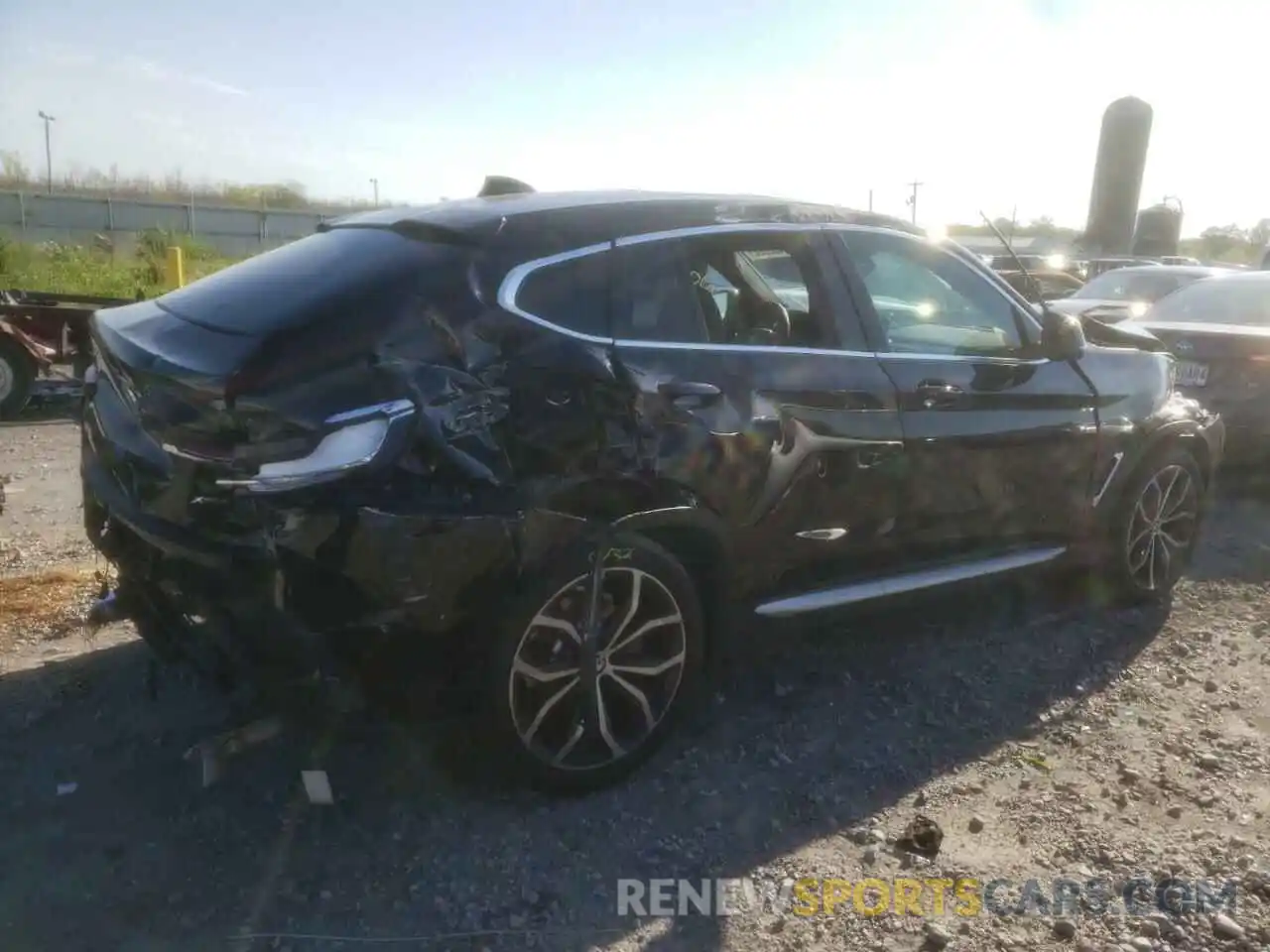 4 Photograph of a damaged car 5UX33DT09N9K82535 BMW X4 2022