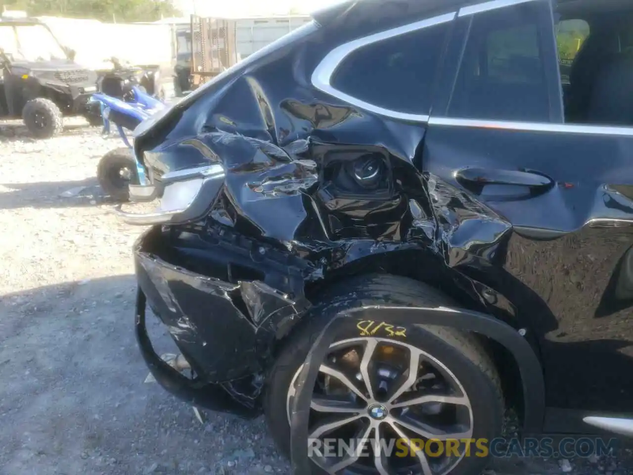 9 Photograph of a damaged car 5UX33DT09N9K82535 BMW X4 2022