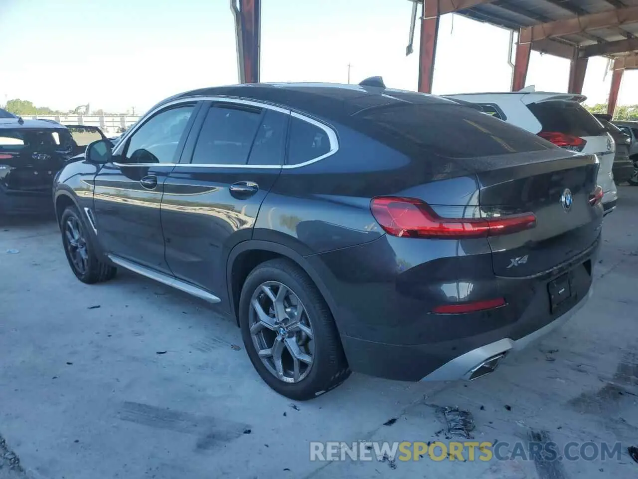 2 Photograph of a damaged car 5UX33DT09N9L93053 BMW X4 2022