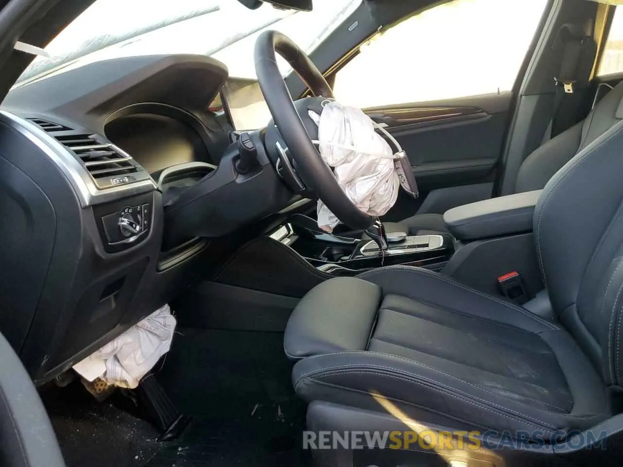 7 Photograph of a damaged car 5UX33DT09N9L93053 BMW X4 2022