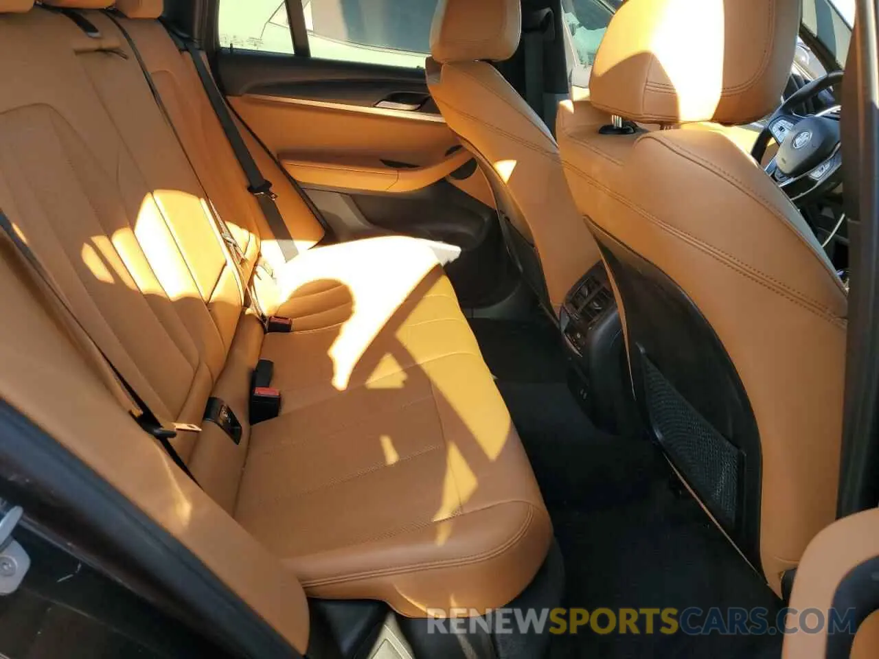 10 Photograph of a damaged car 5UX33DT09N9M87076 BMW X4 2022