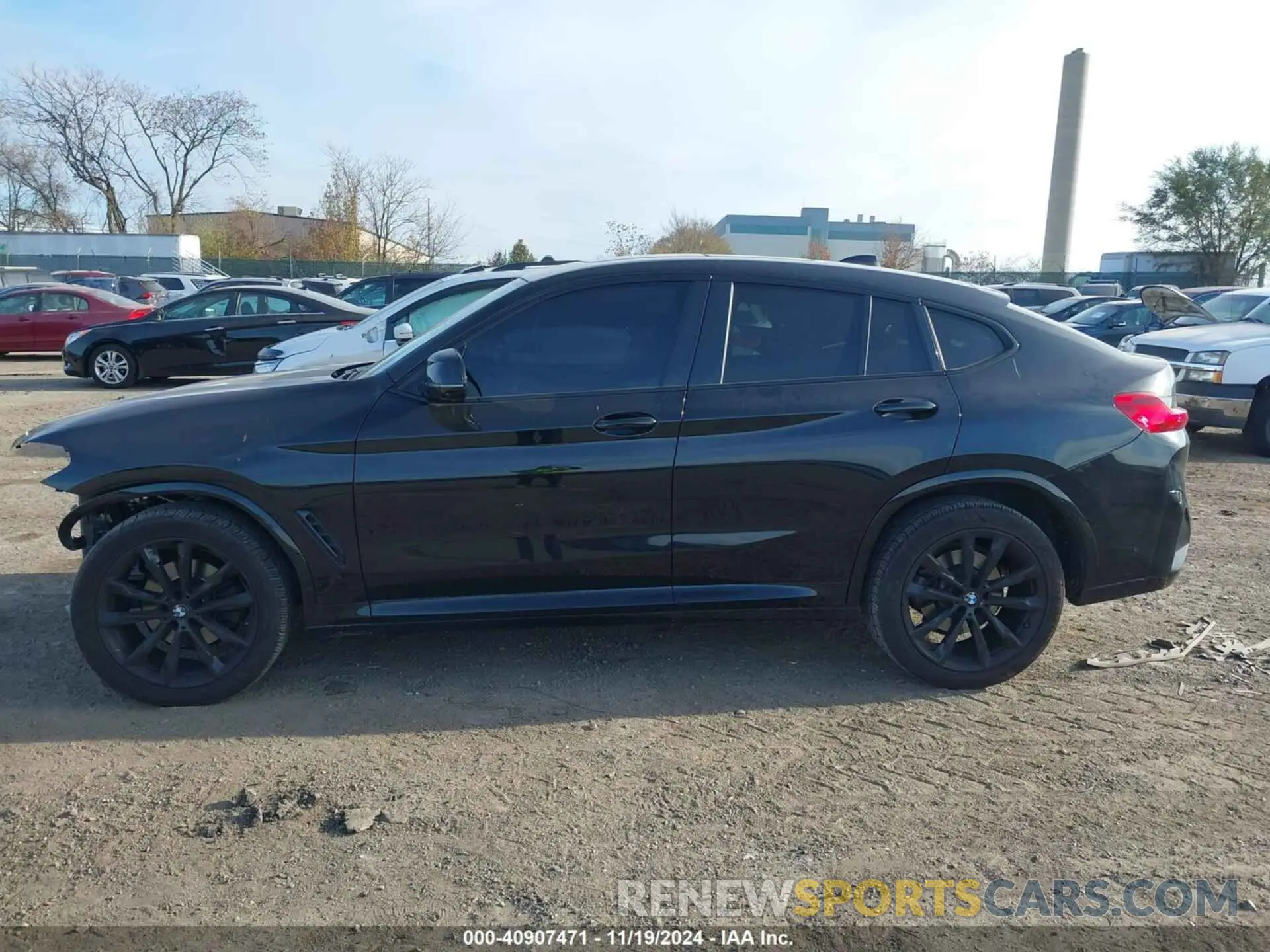 14 Photograph of a damaged car 5UX33DT0XN9L12528 BMW X4 2022