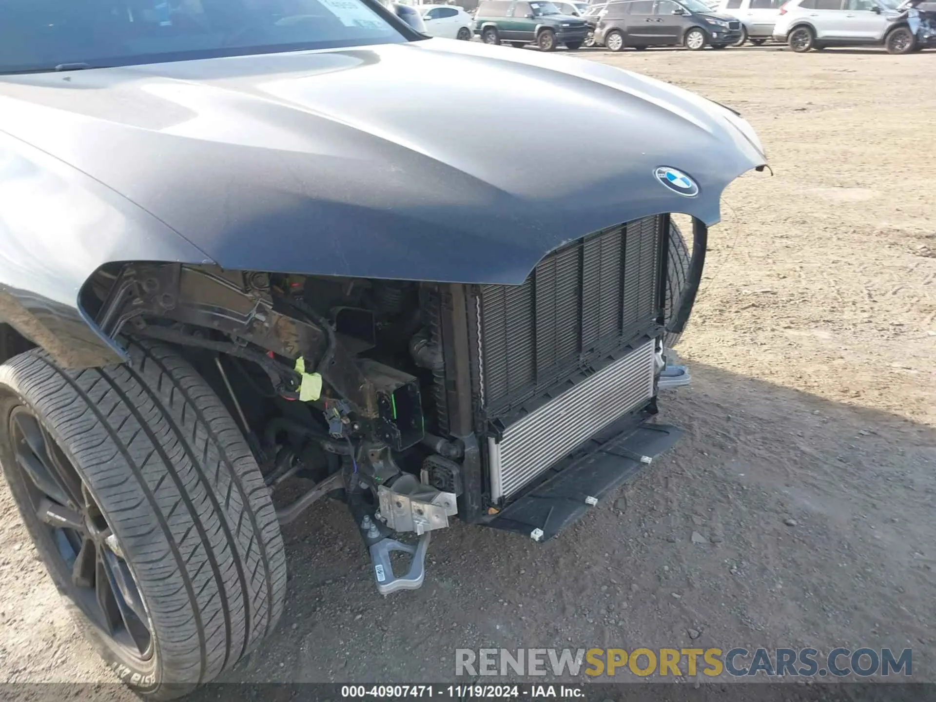 17 Photograph of a damaged car 5UX33DT0XN9L12528 BMW X4 2022
