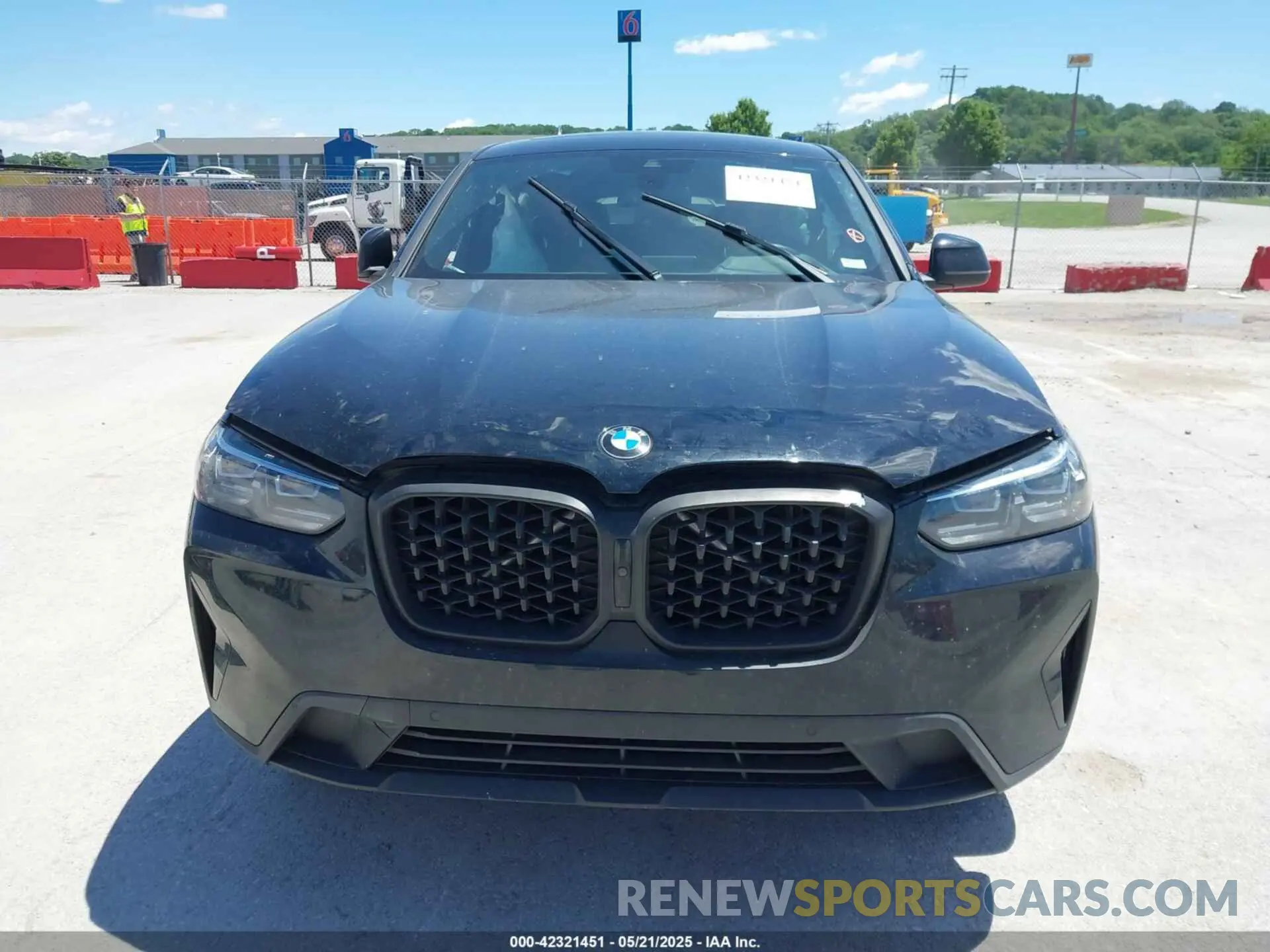 12 Photograph of a damaged car 5UX33DT0XN9L64791 BMW X4 2022