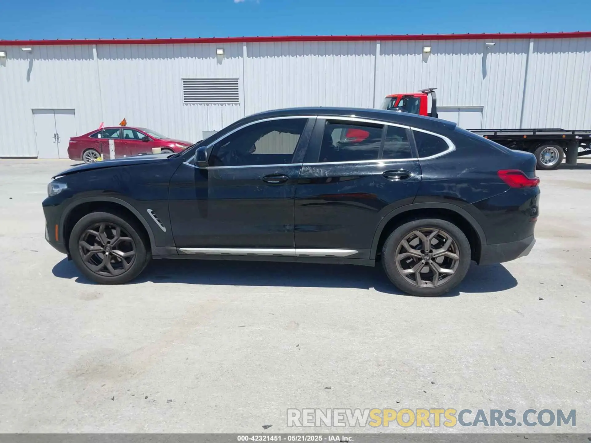 14 Photograph of a damaged car 5UX33DT0XN9L64791 BMW X4 2022