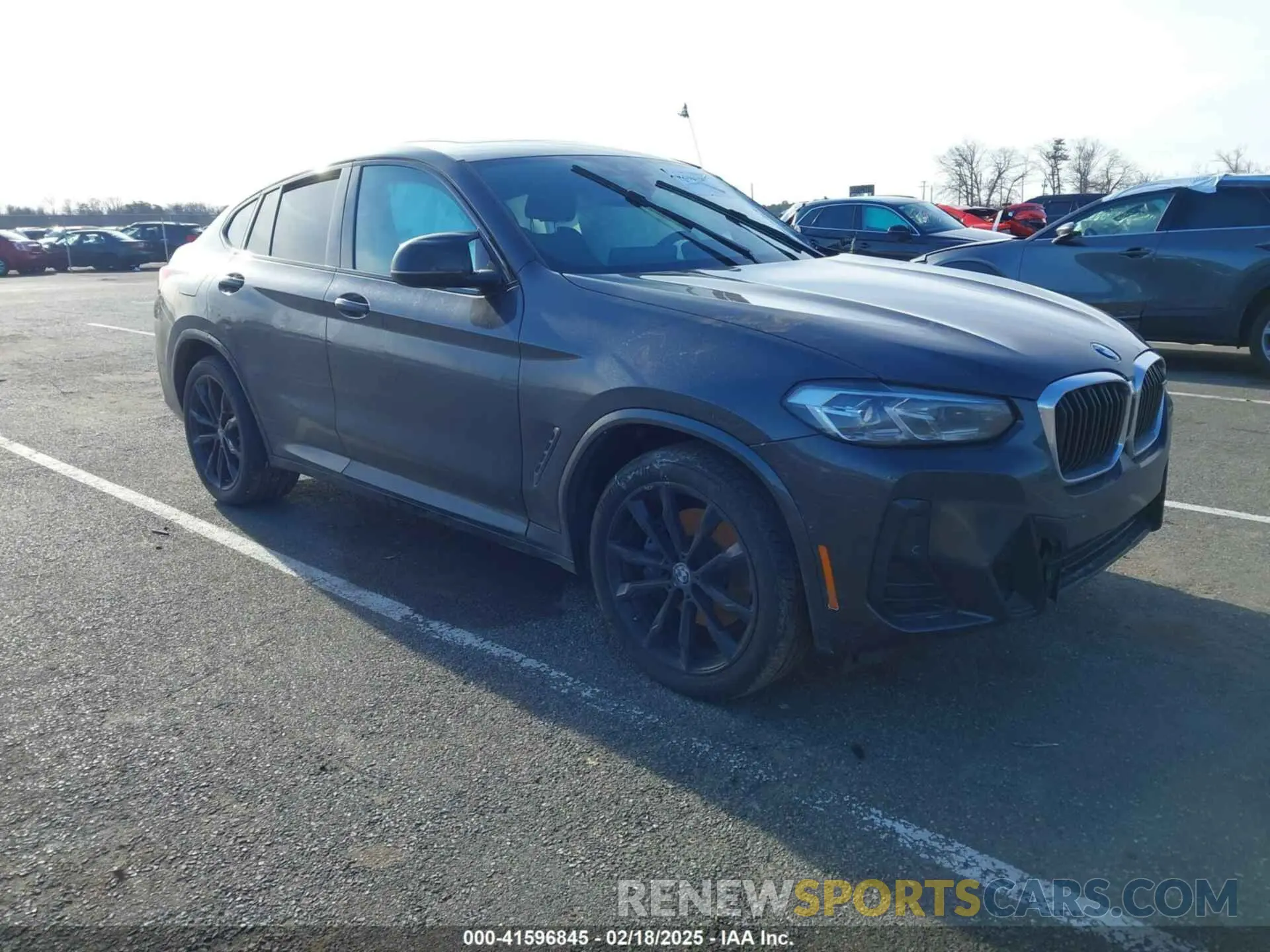 1 Photograph of a damaged car 5UX43DT00N9K32112 BMW X4 2022
