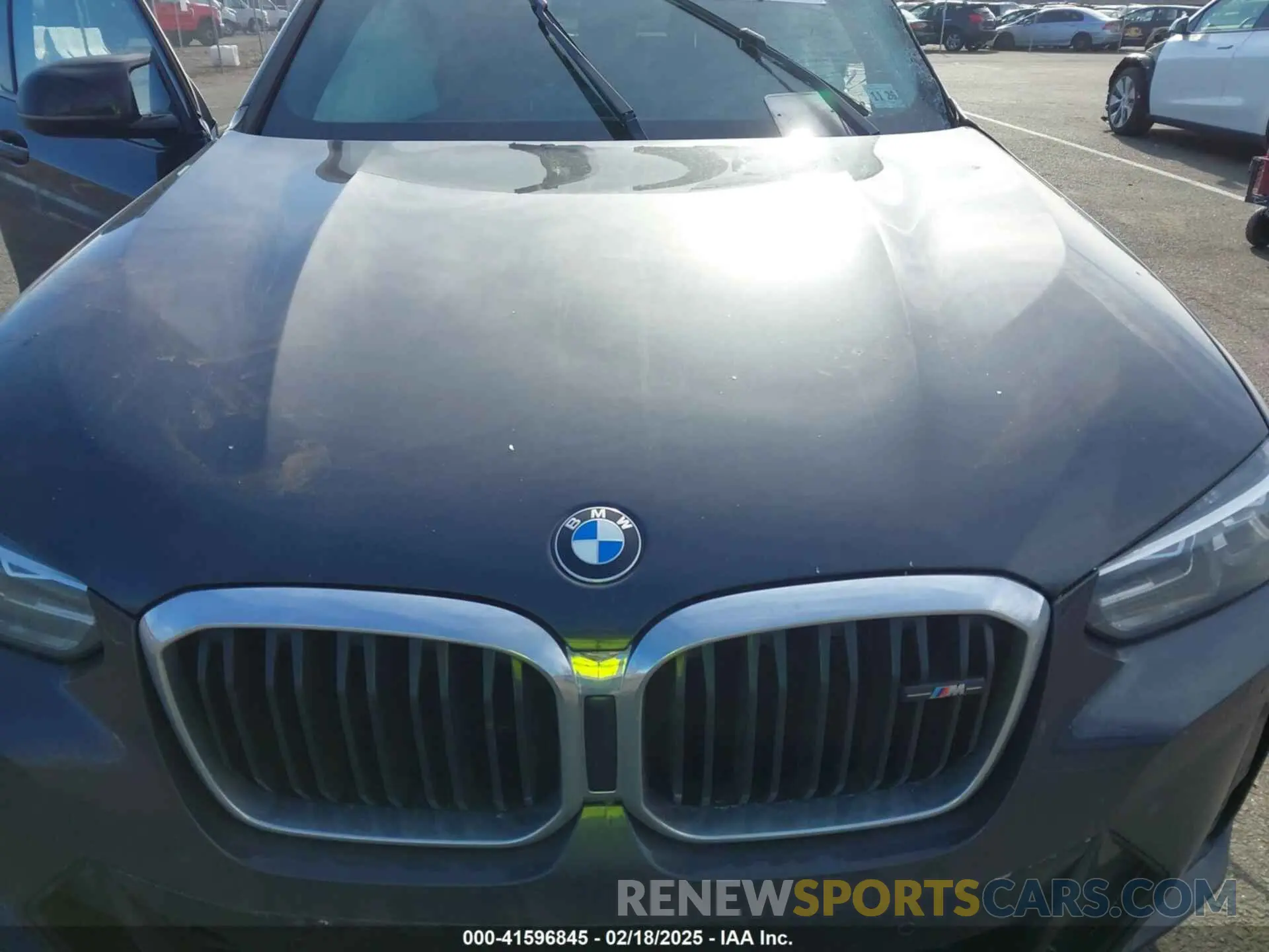 10 Photograph of a damaged car 5UX43DT00N9K32112 BMW X4 2022