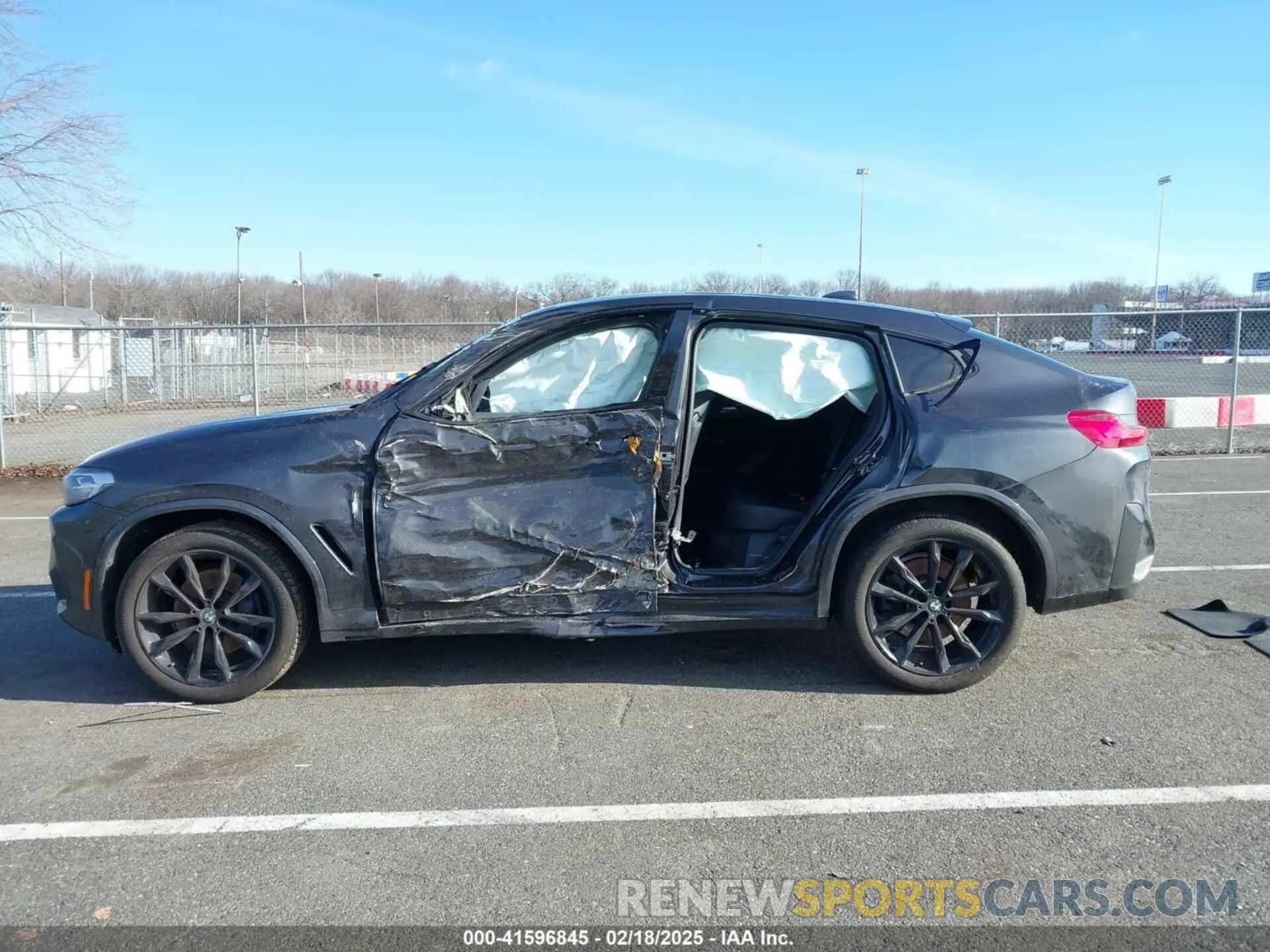 13 Photograph of a damaged car 5UX43DT00N9K32112 BMW X4 2022