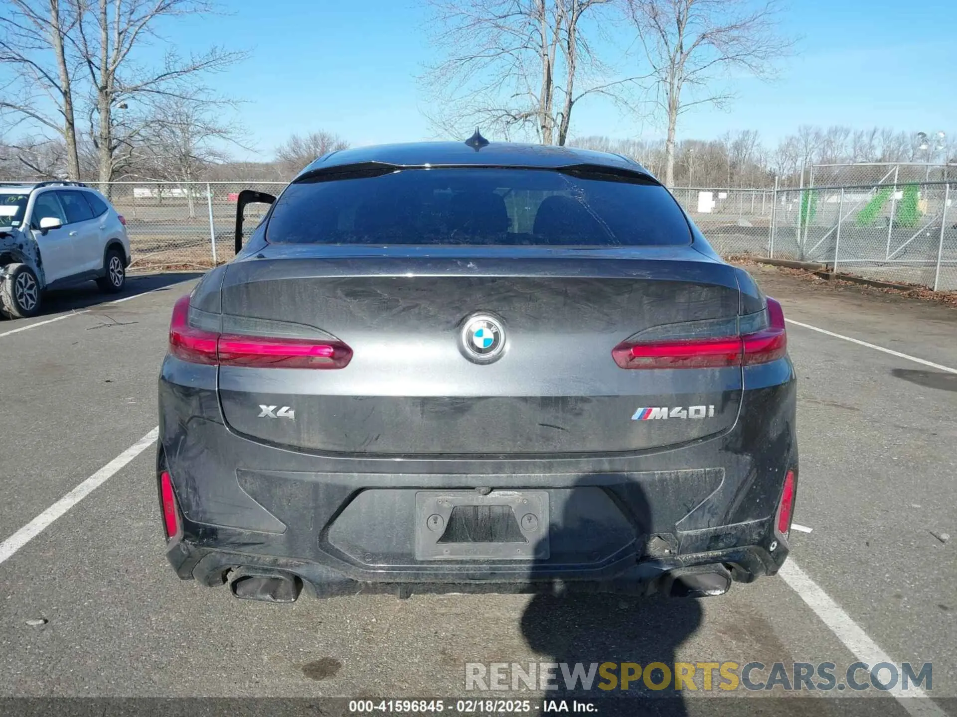 15 Photograph of a damaged car 5UX43DT00N9K32112 BMW X4 2022