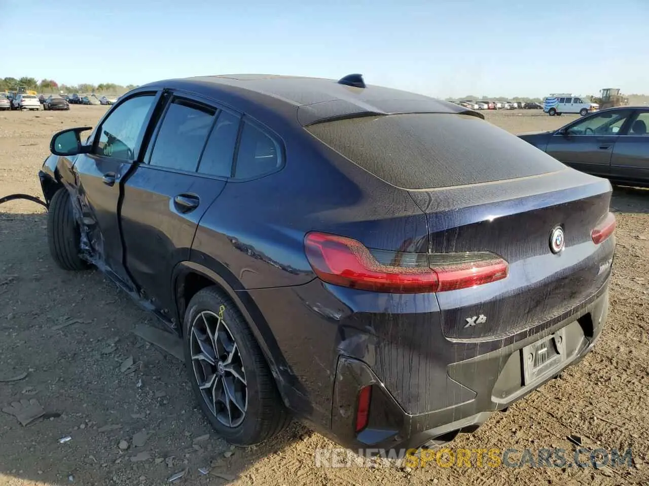3 Photograph of a damaged car 5UX43DT01N9M51175 BMW X4 2022