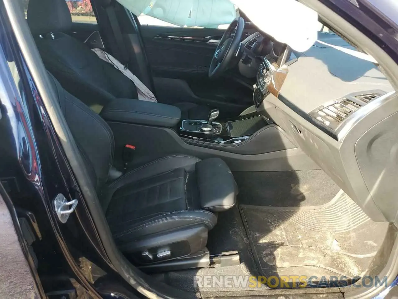 5 Photograph of a damaged car 5UX43DT01N9M51175 BMW X4 2022