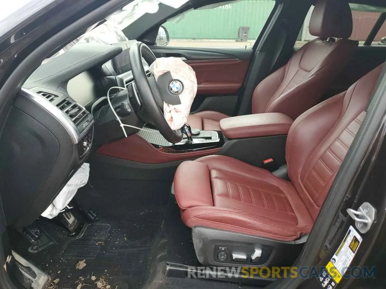 7 Photograph of a damaged car 5UX43DT03N9M49167 BMW X4 2022
