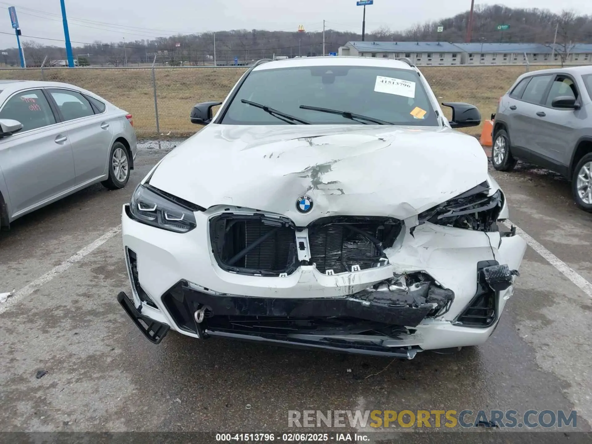 12 Photograph of a damaged car 5UX43DT06N9M66481 BMW X4 2022