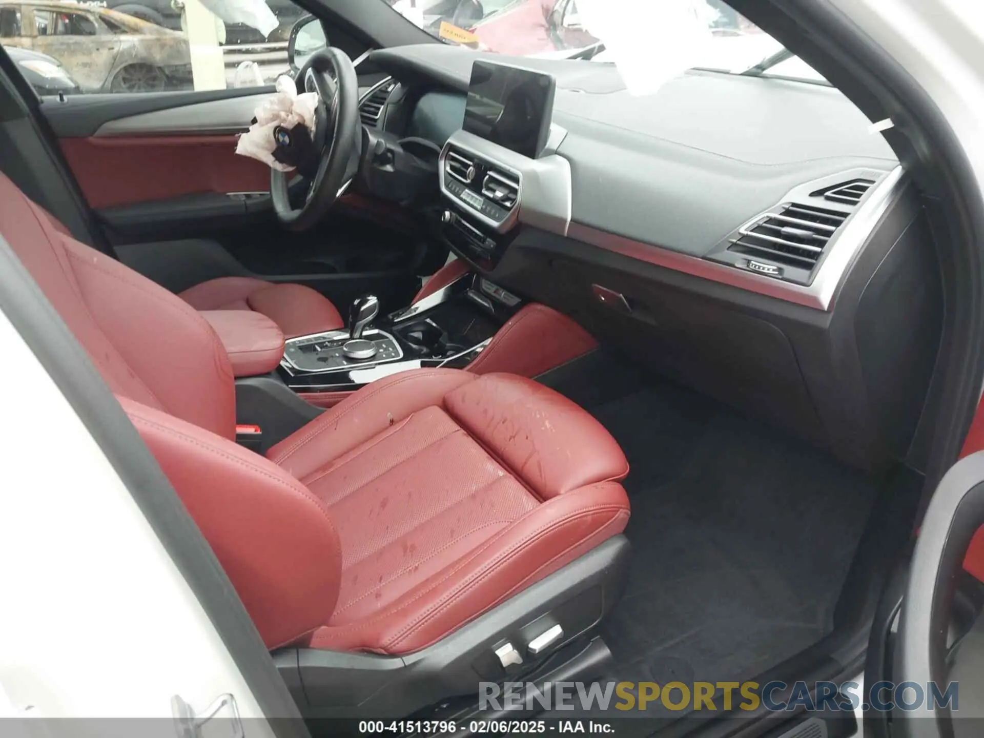5 Photograph of a damaged car 5UX43DT06N9M66481 BMW X4 2022