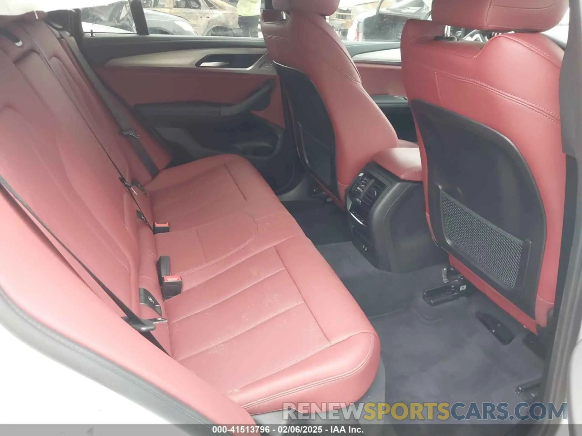 8 Photograph of a damaged car 5UX43DT06N9M66481 BMW X4 2022