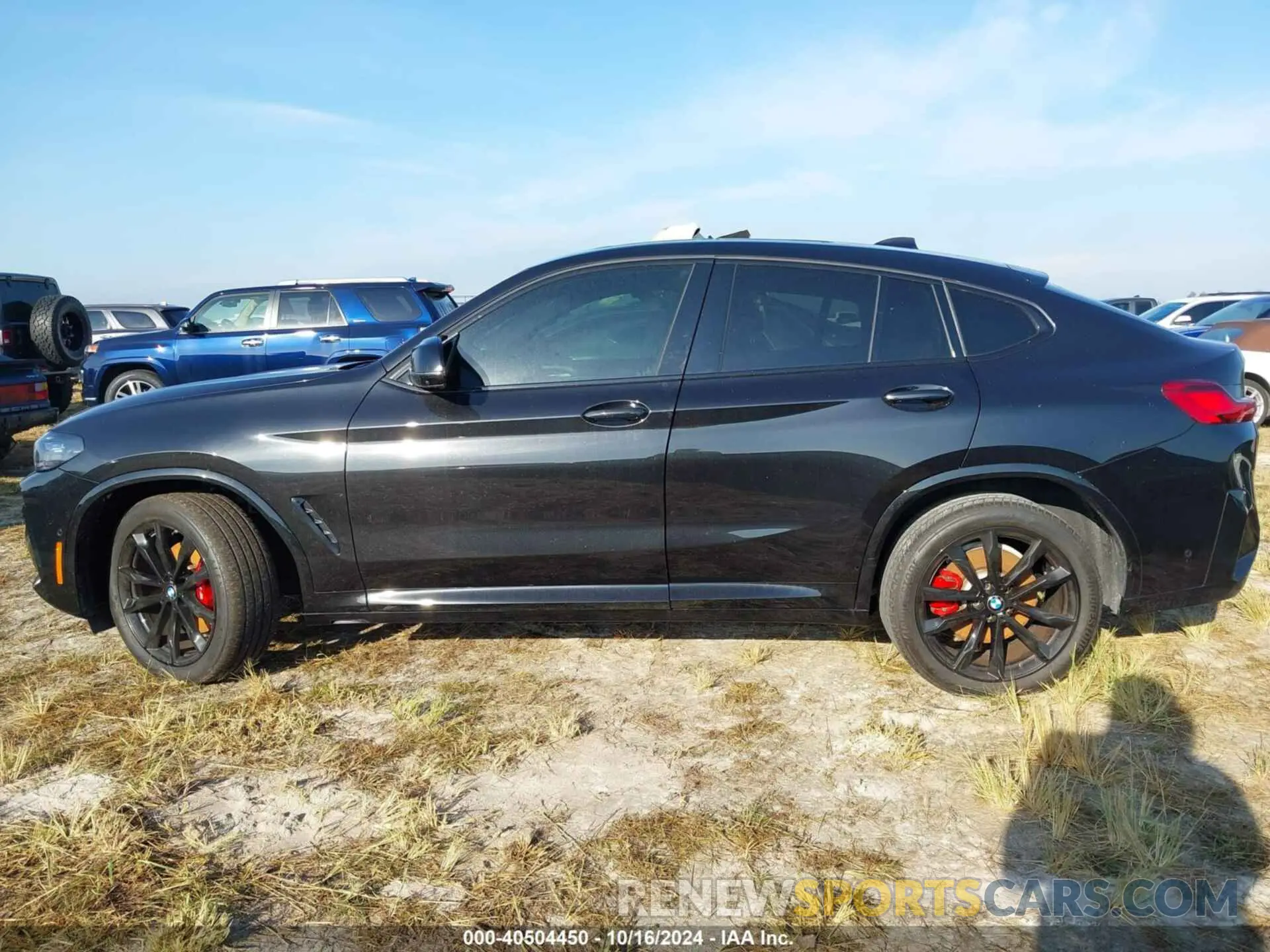 14 Photograph of a damaged car 5UX43DT07N9K41549 BMW X4 2022