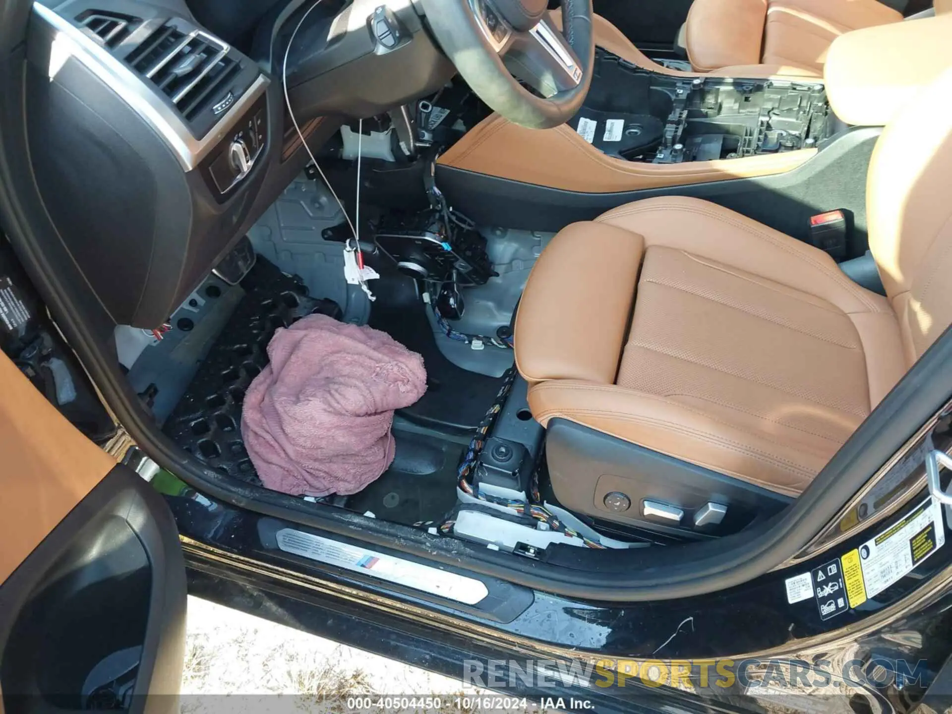 6 Photograph of a damaged car 5UX43DT07N9K41549 BMW X4 2022