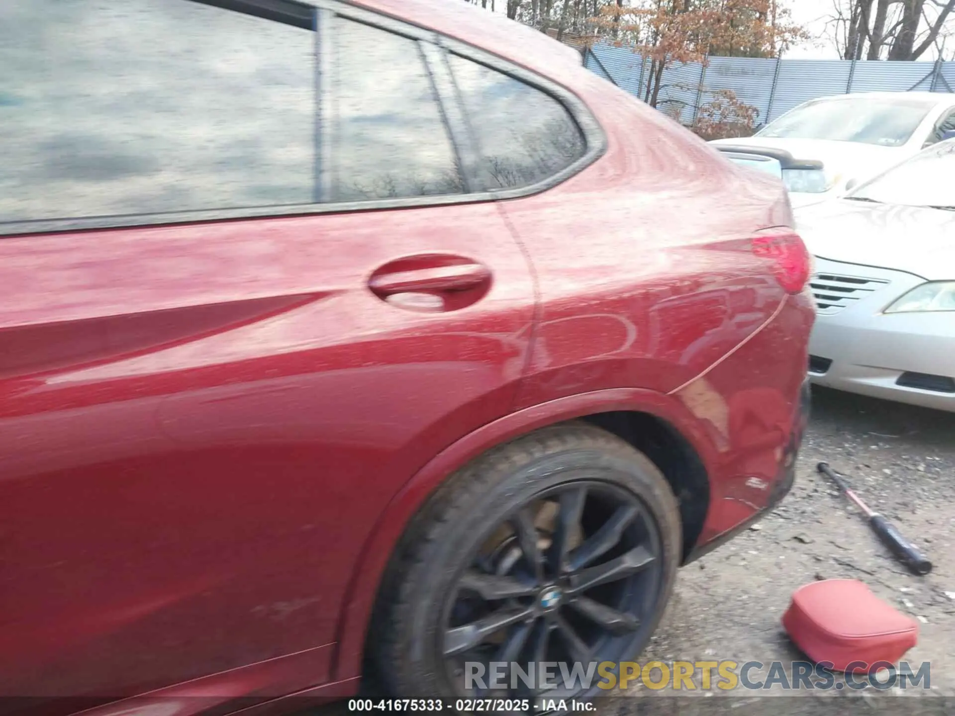 18 Photograph of a damaged car 5UX43DT09N9J96761 BMW X4 2022