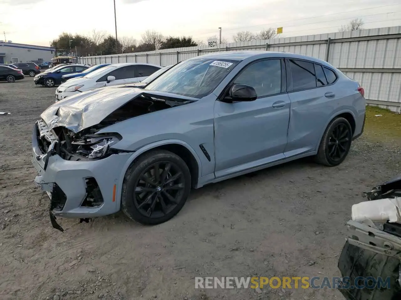 1 Photograph of a damaged car 5UX43DT09N9L67136 BMW X4 2022