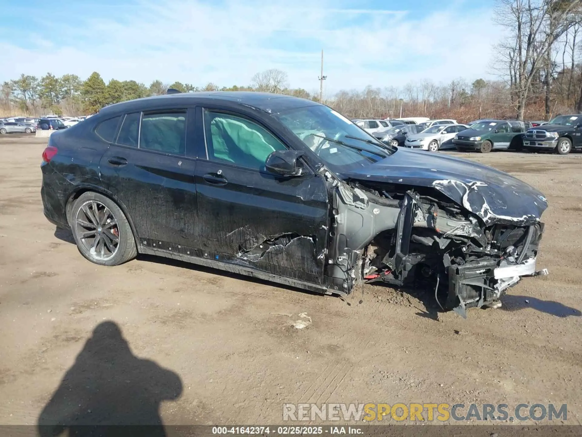13 Photograph of a damaged car 5UX43DT0XN9L33898 BMW X4 2022