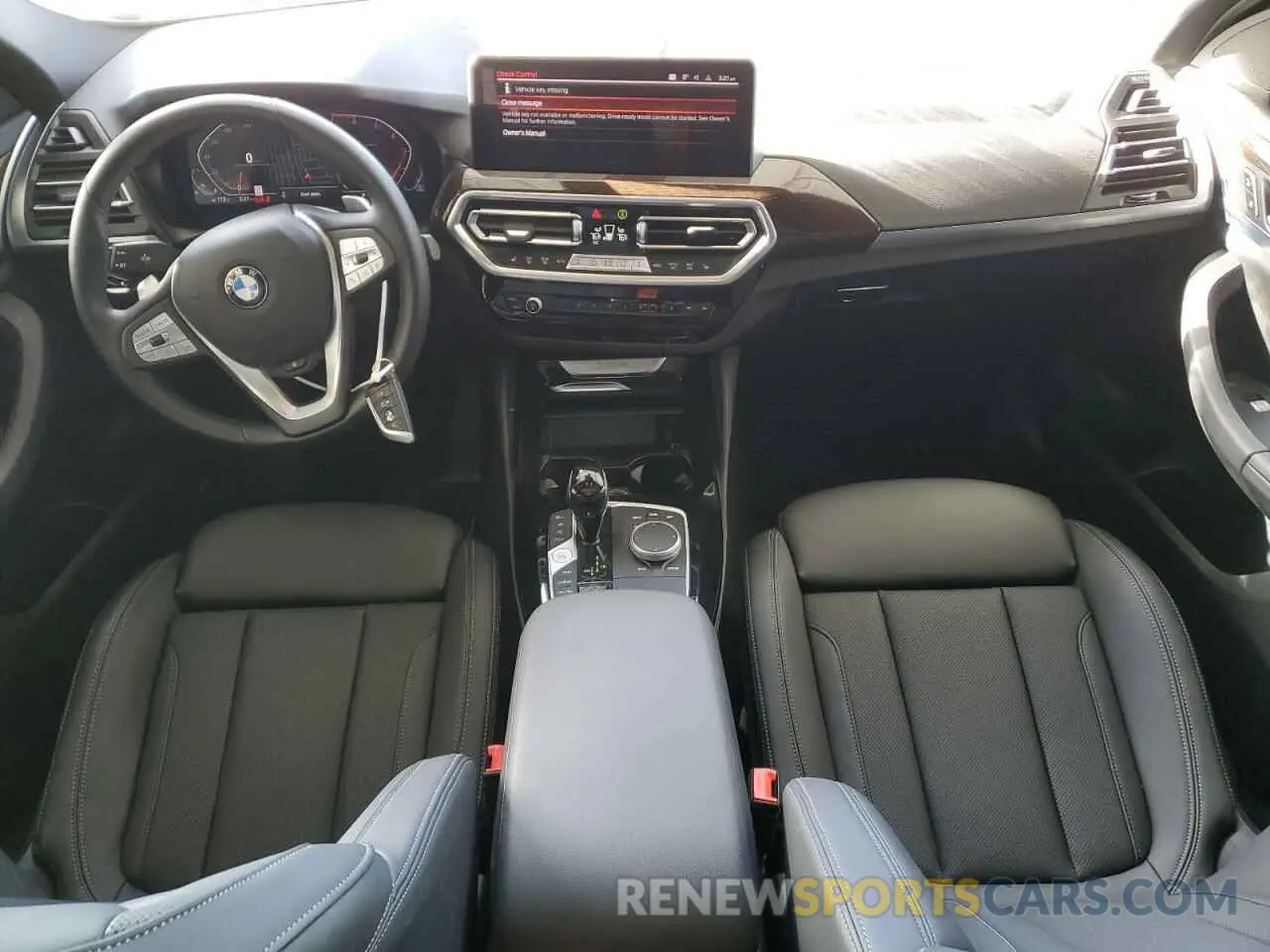 8 Photograph of a damaged car 5UX33DT00P9P31619 BMW X4 2023