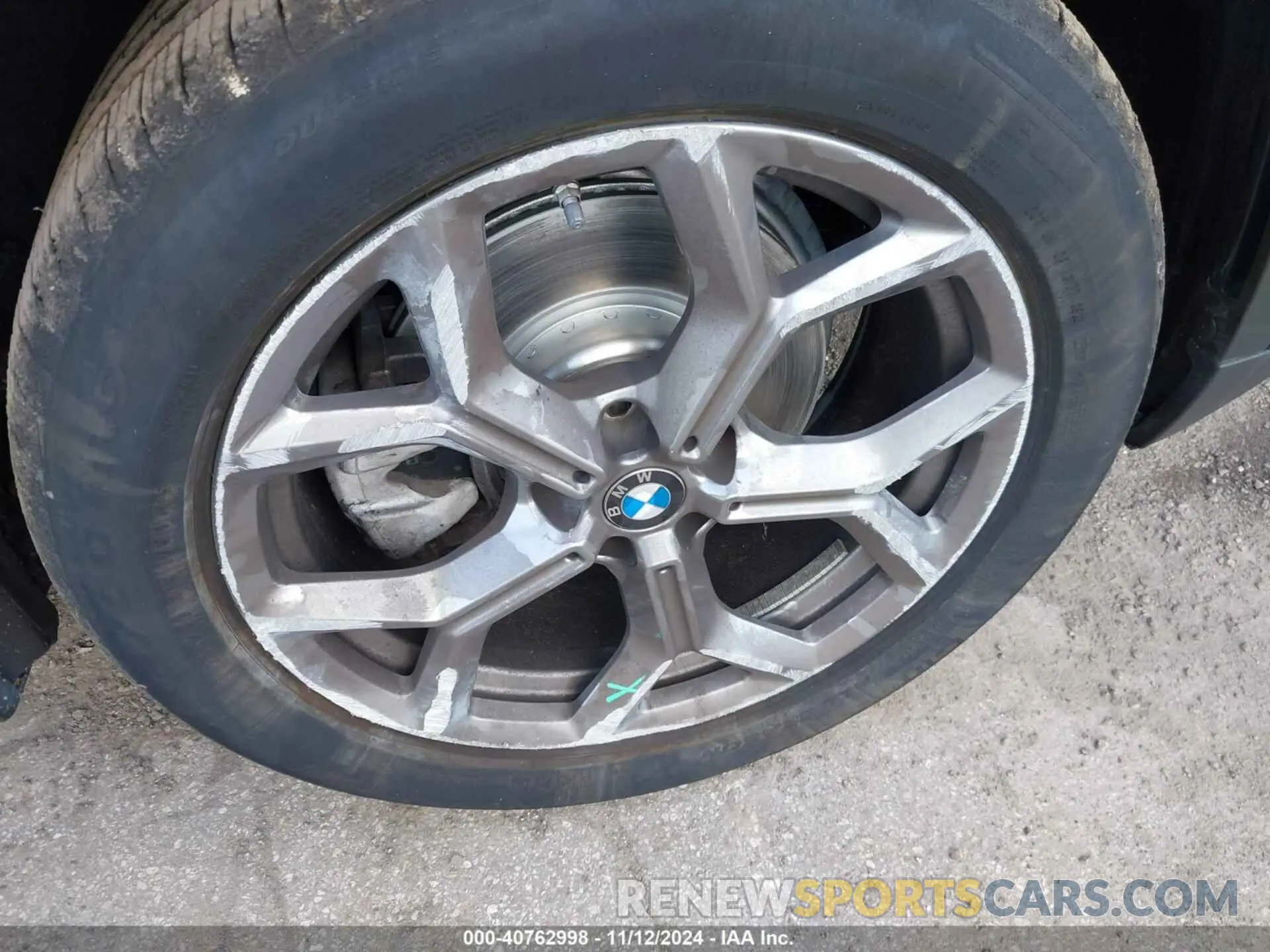 17 Photograph of a damaged car 5UX33DT00P9S00100 BMW X4 2023