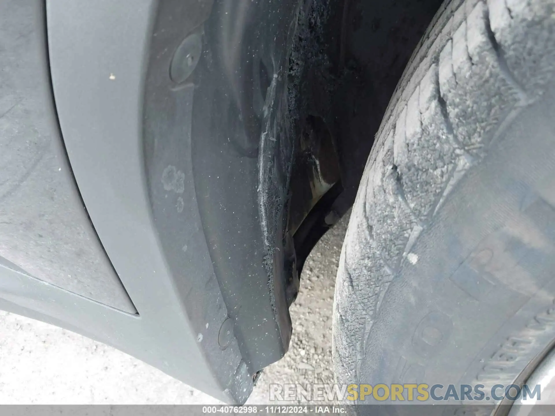18 Photograph of a damaged car 5UX33DT00P9S00100 BMW X4 2023