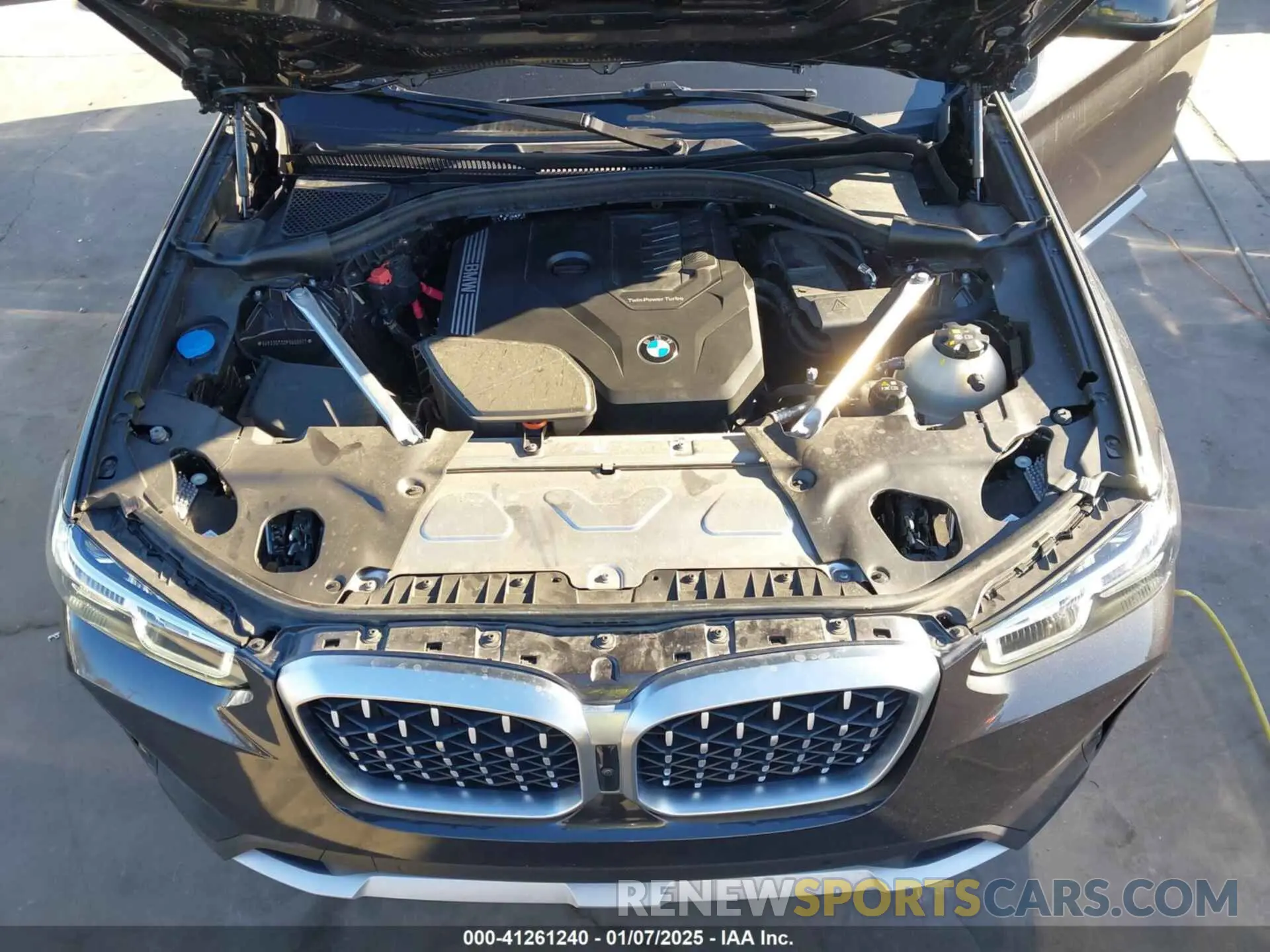 10 Photograph of a damaged car 5UX33DT00P9S99937 BMW X4 2023