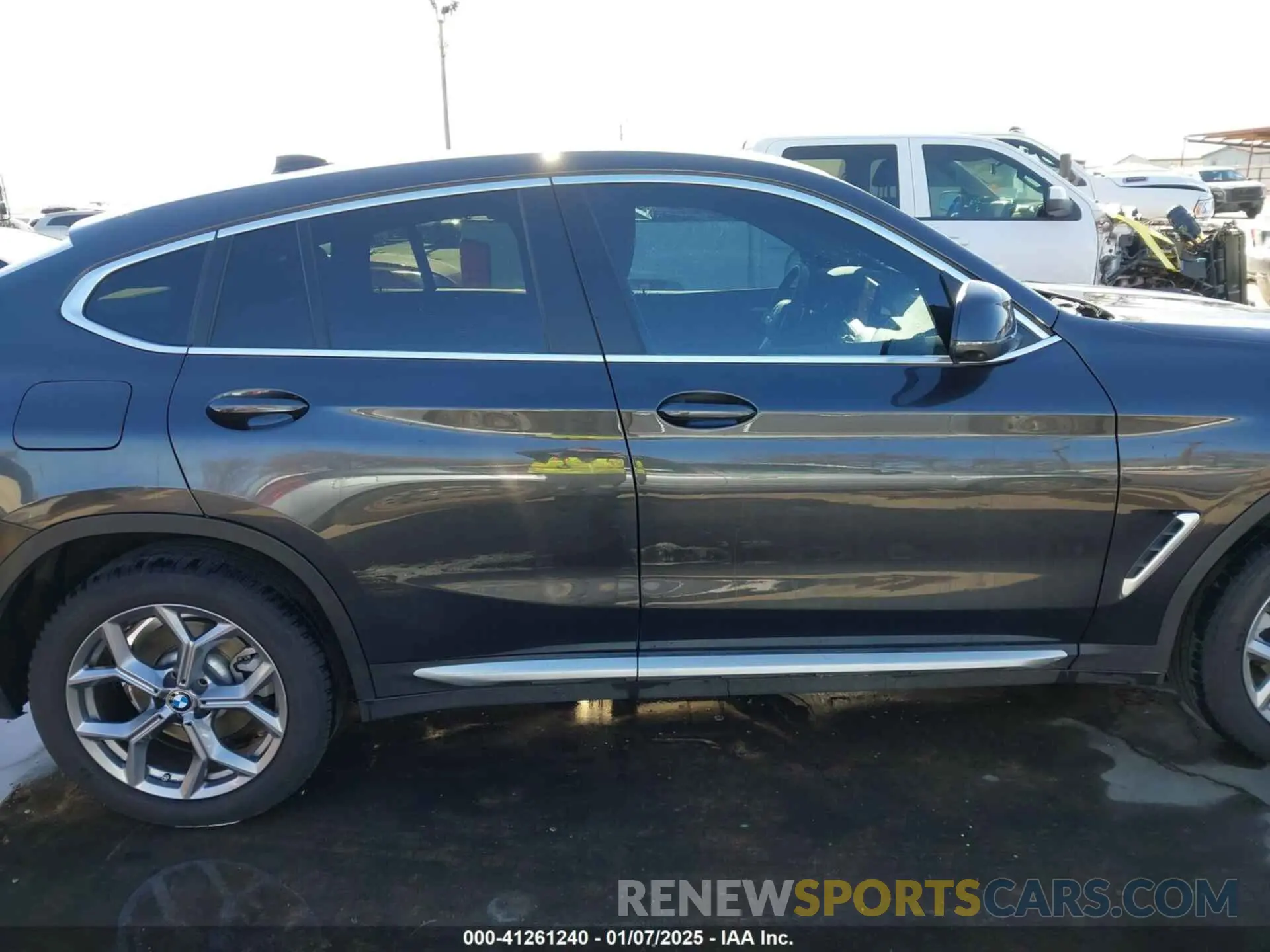 13 Photograph of a damaged car 5UX33DT00P9S99937 BMW X4 2023