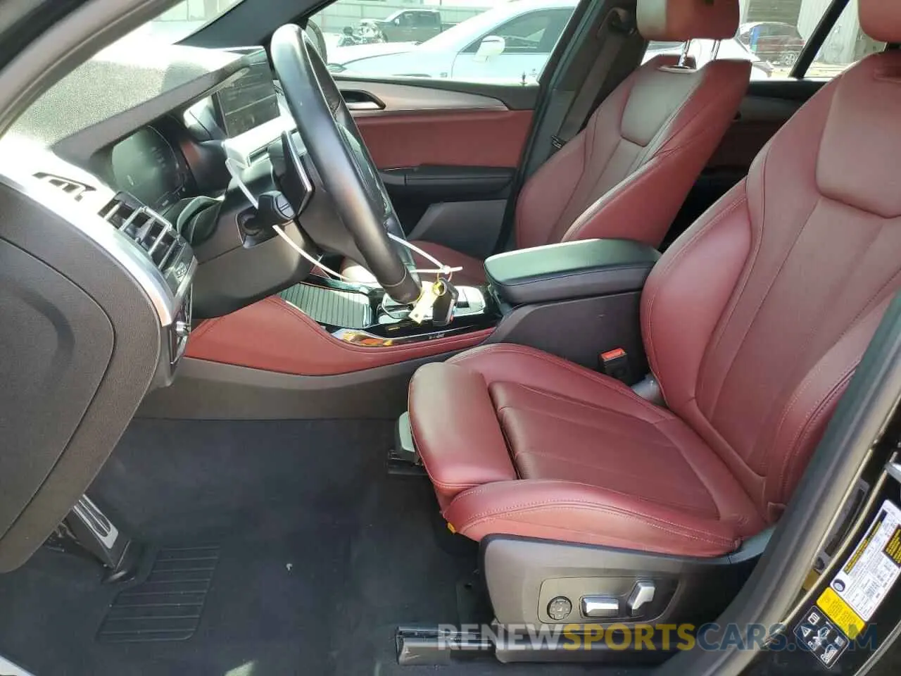 7 Photograph of a damaged car 5UX33DT01P9N72142 BMW X4 2023