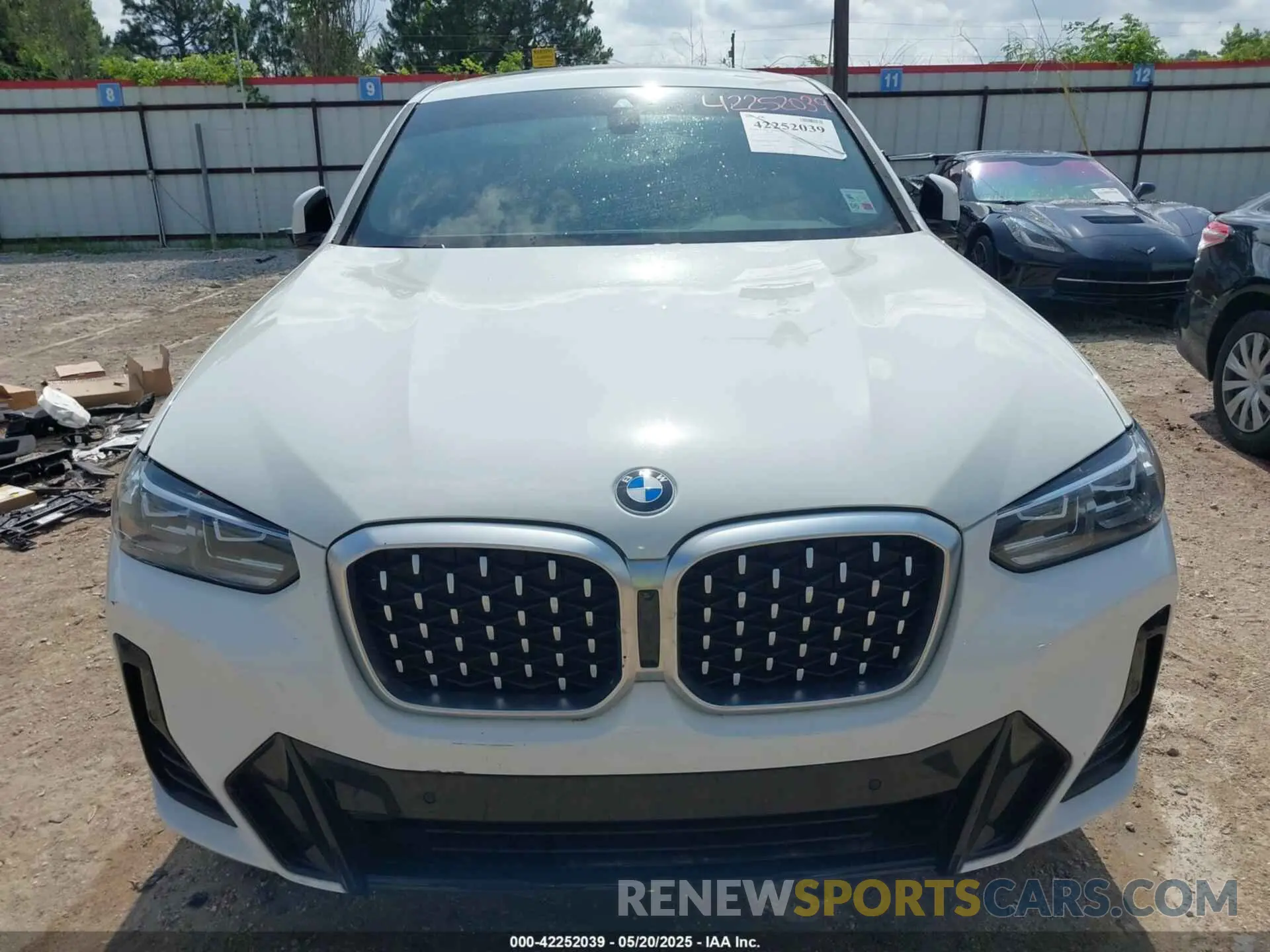 13 Photograph of a damaged car 5UX33DT01P9S83083 BMW X4 2023