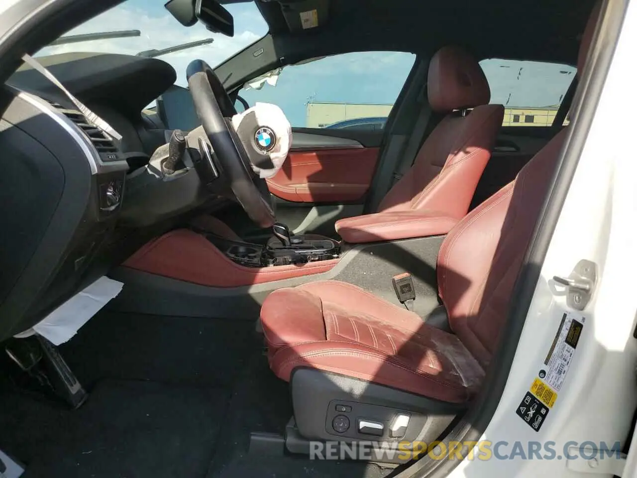 7 Photograph of a damaged car 5UX33DT03P9P09954 BMW X4 2023