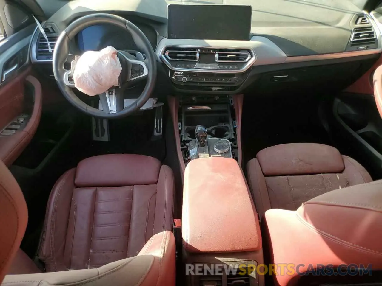 8 Photograph of a damaged car 5UX33DT03P9P09954 BMW X4 2023