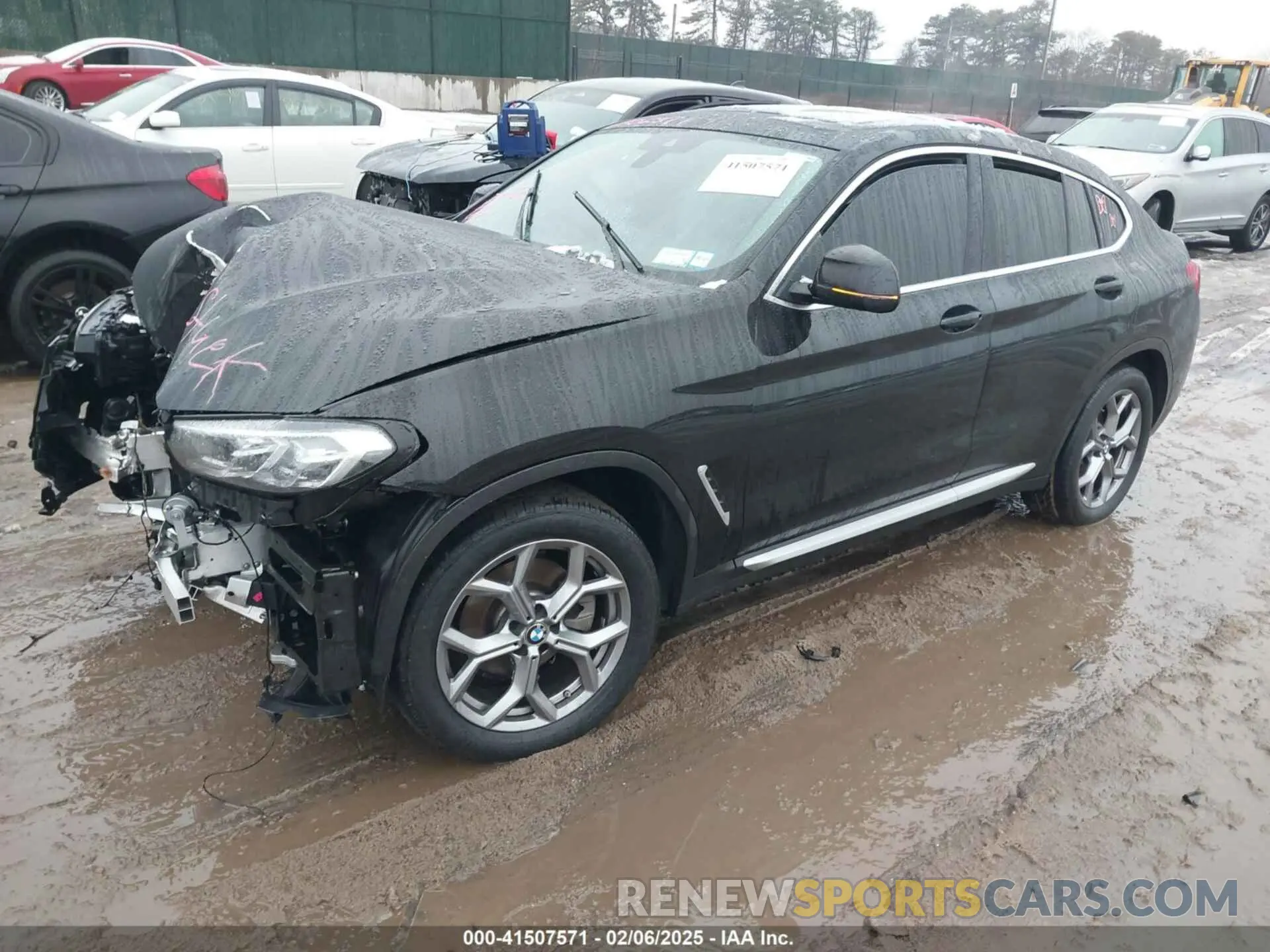 2 Photograph of a damaged car 5UX33DT05P9R43464 BMW X4 2023