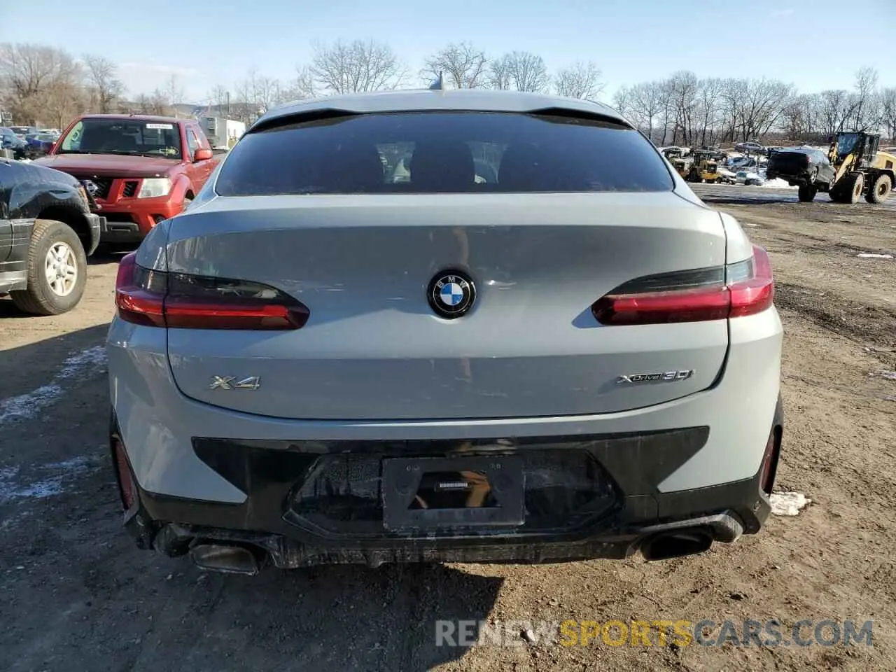 6 Photograph of a damaged car 5UX33DT06P9S04622 BMW X4 2023