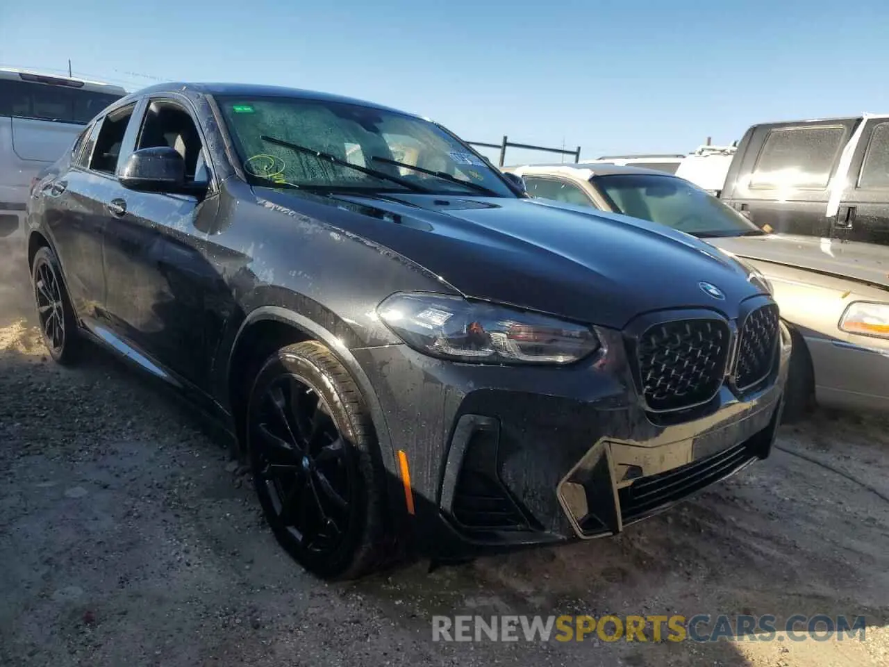 4 Photograph of a damaged car 5UX33DT09P9R98497 BMW X4 2023