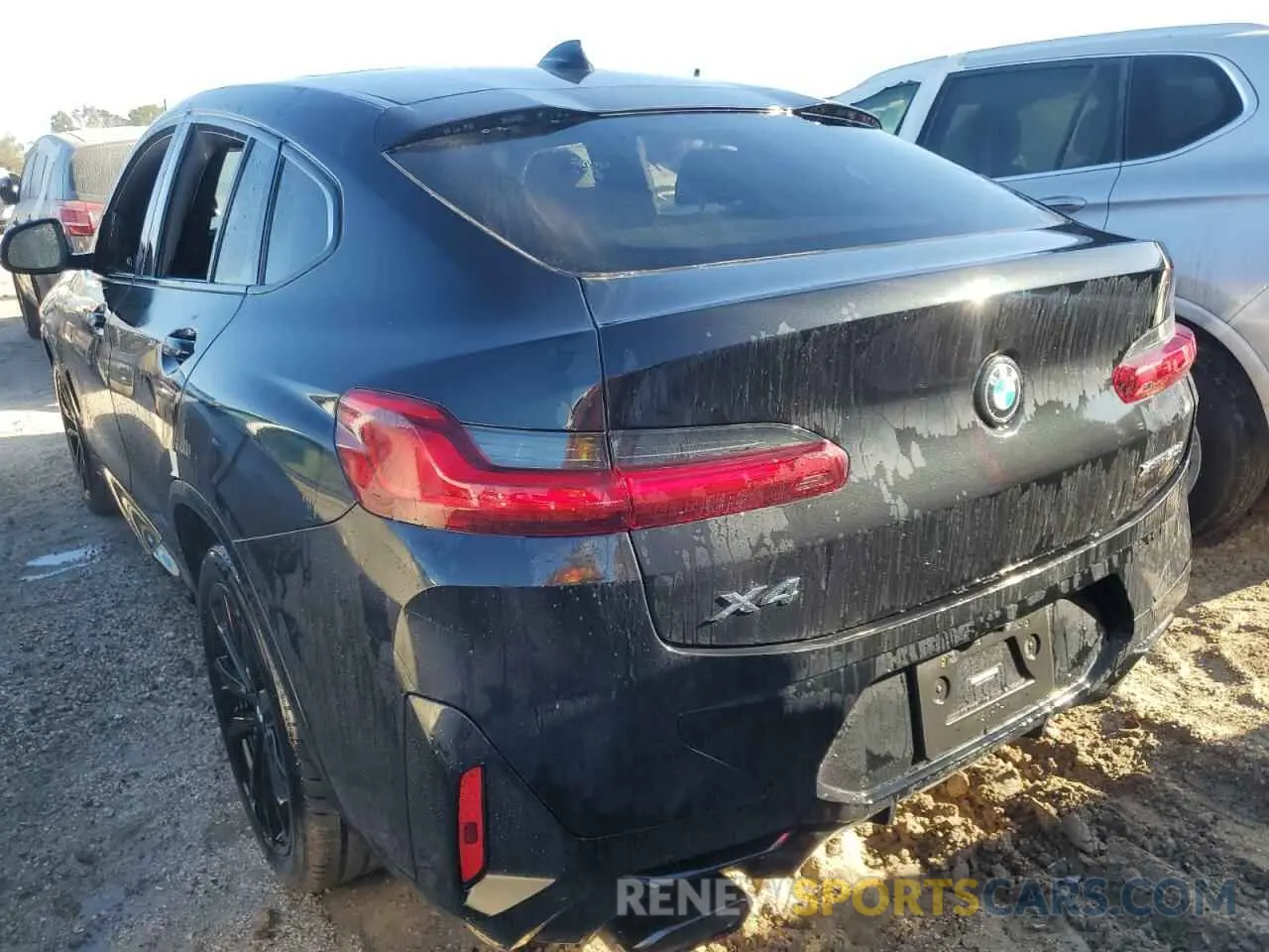 6 Photograph of a damaged car 5UX33DT09P9R98497 BMW X4 2023