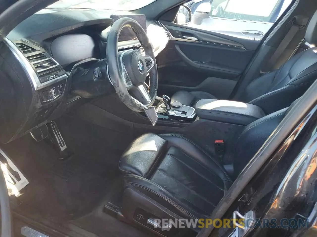 7 Photograph of a damaged car 5UX33DT09P9R98497 BMW X4 2023