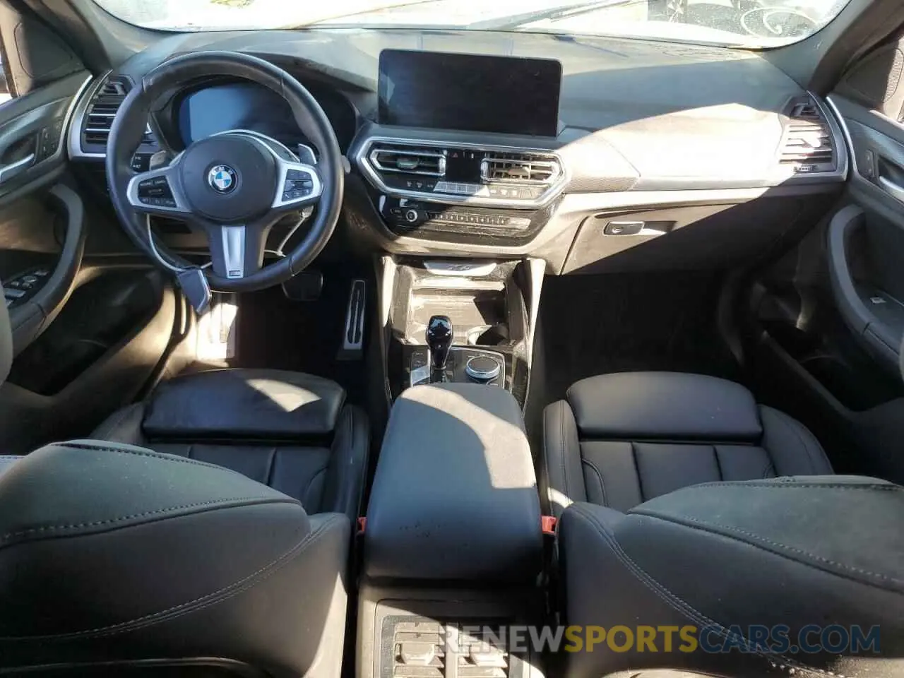 8 Photograph of a damaged car 5UX33DT09P9R98497 BMW X4 2023