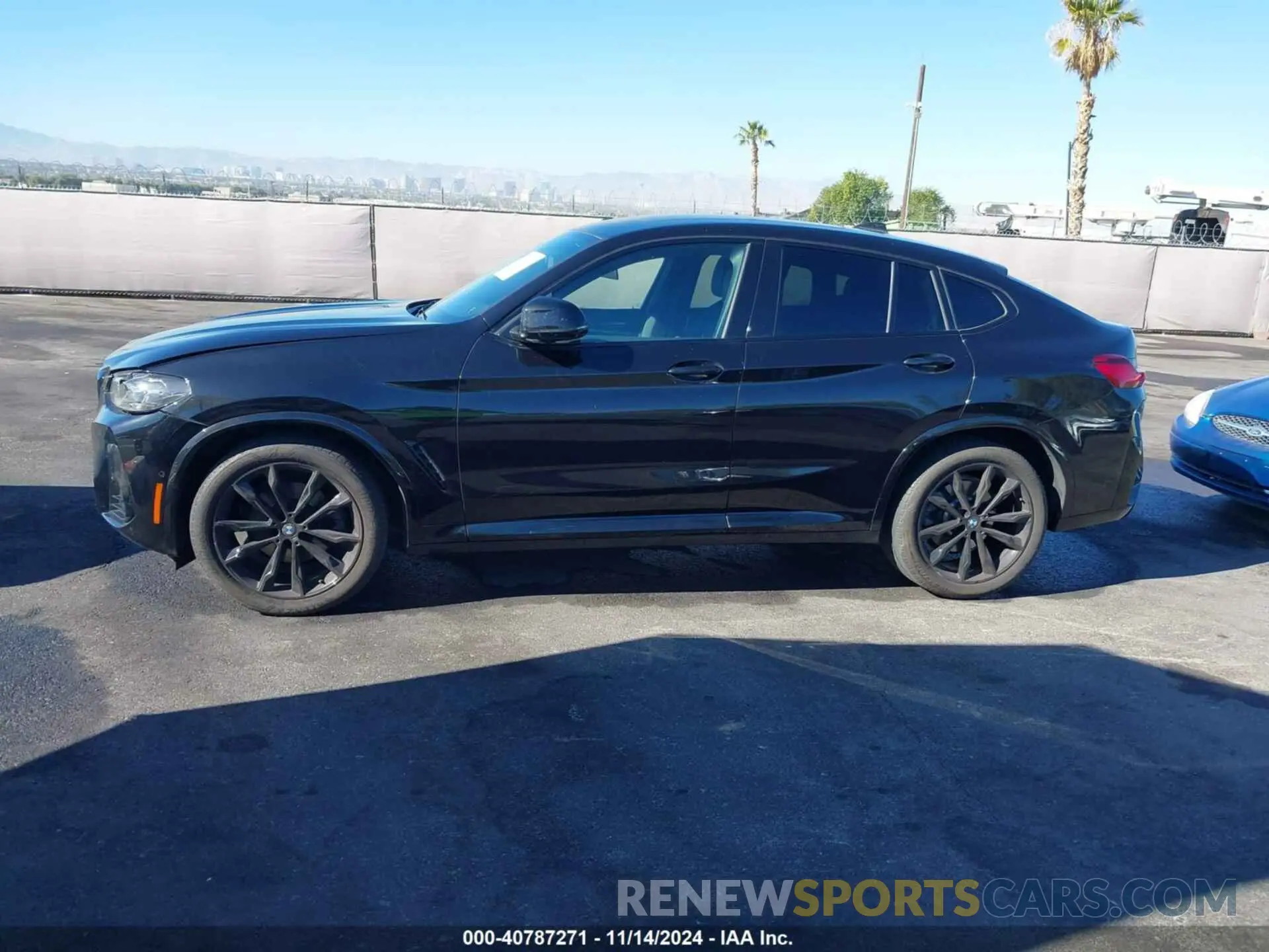 14 Photograph of a damaged car 5UX33DT09P9S63695 BMW X4 2023
