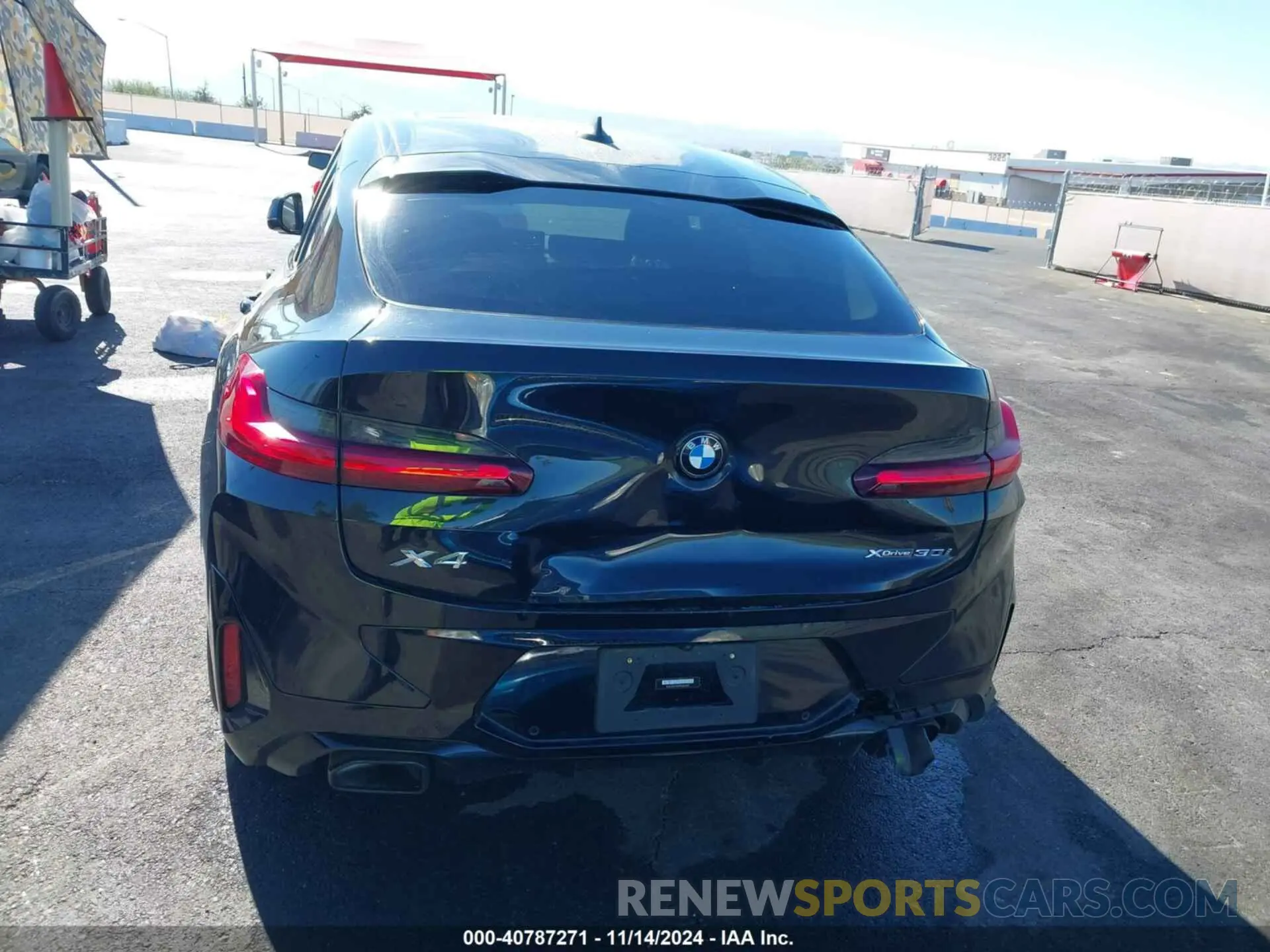 16 Photograph of a damaged car 5UX33DT09P9S63695 BMW X4 2023