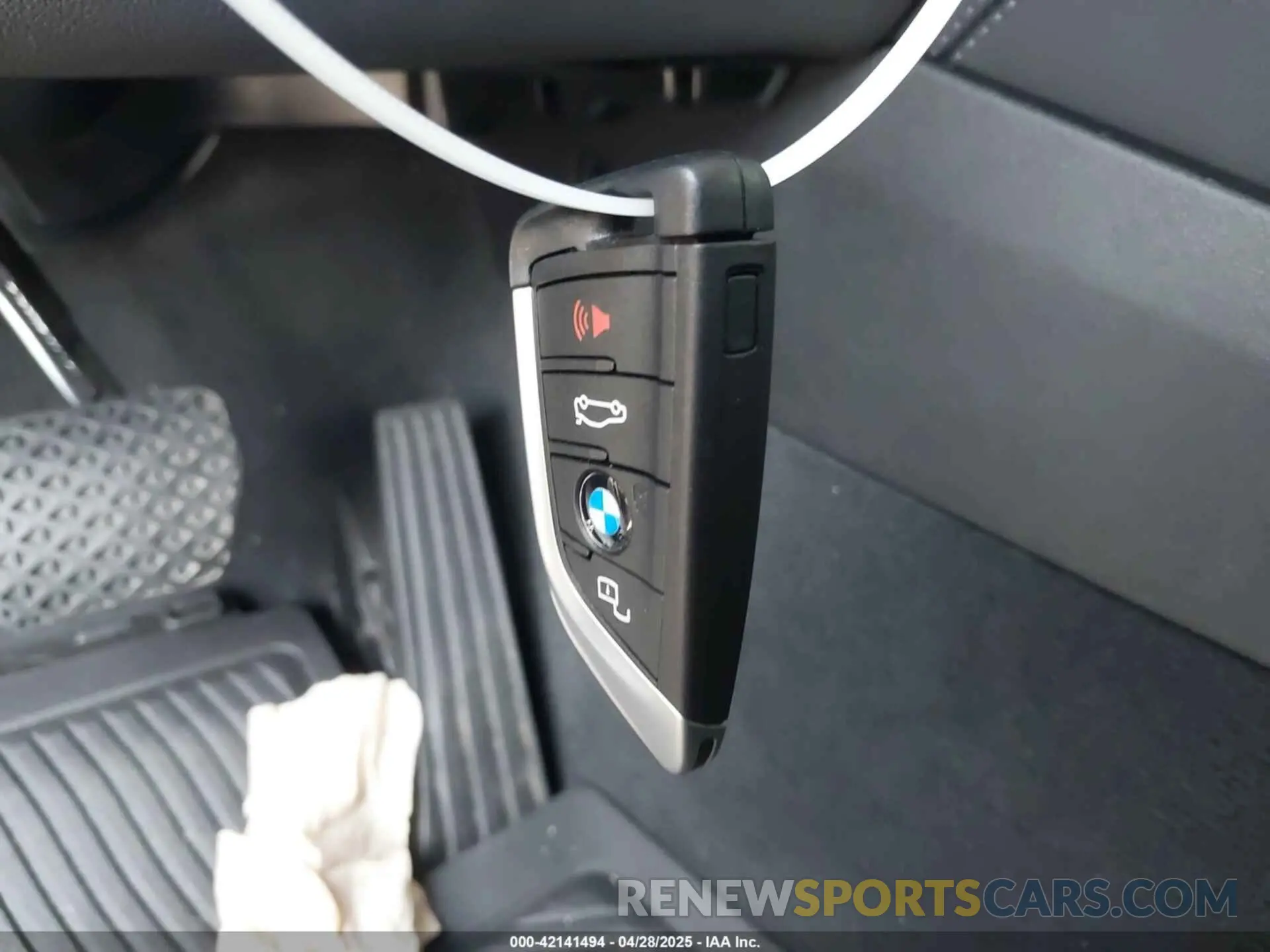 11 Photograph of a damaged car 5UX33DT09P9S87057 BMW X4 2023