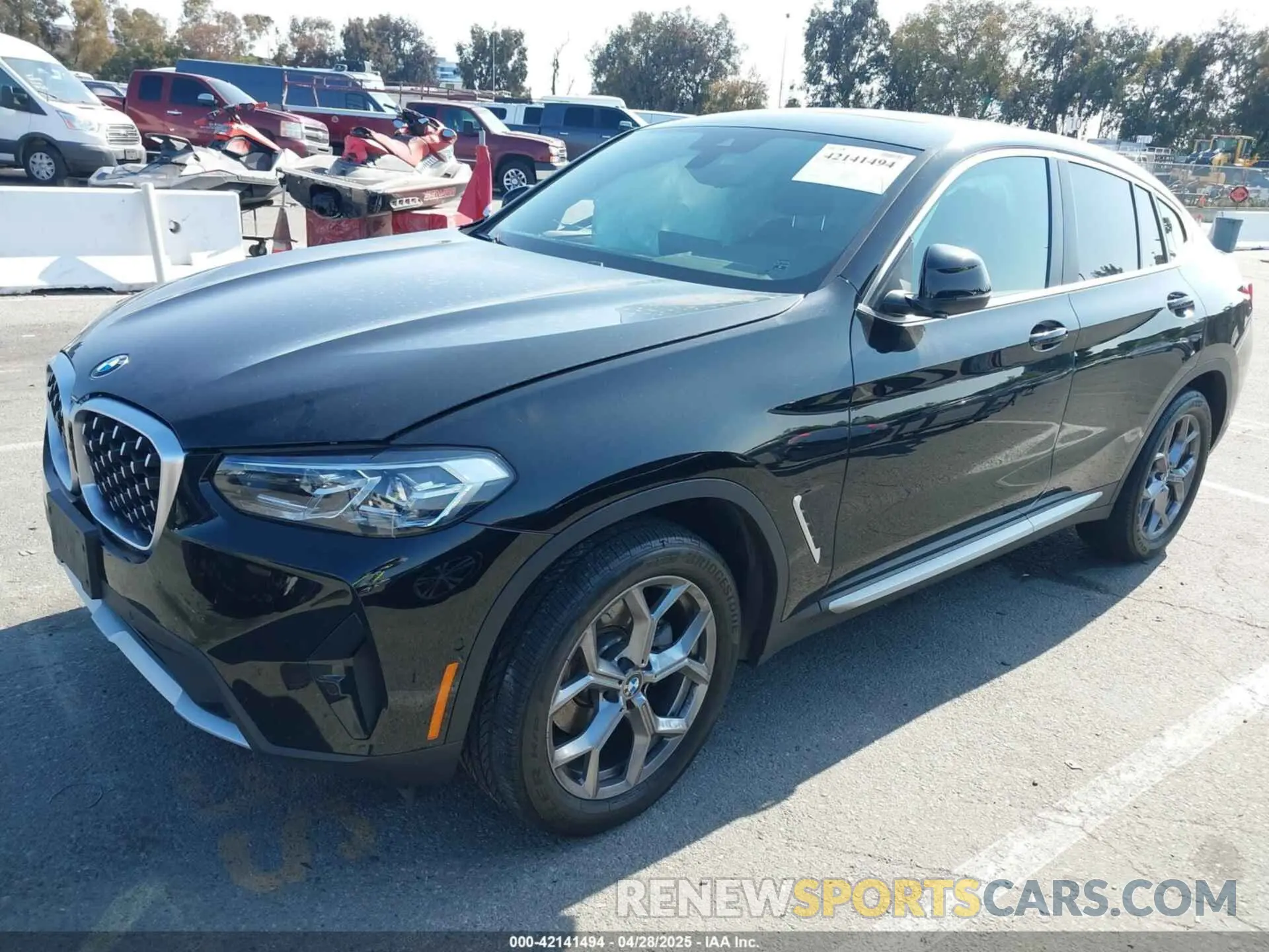 2 Photograph of a damaged car 5UX33DT09P9S87057 BMW X4 2023